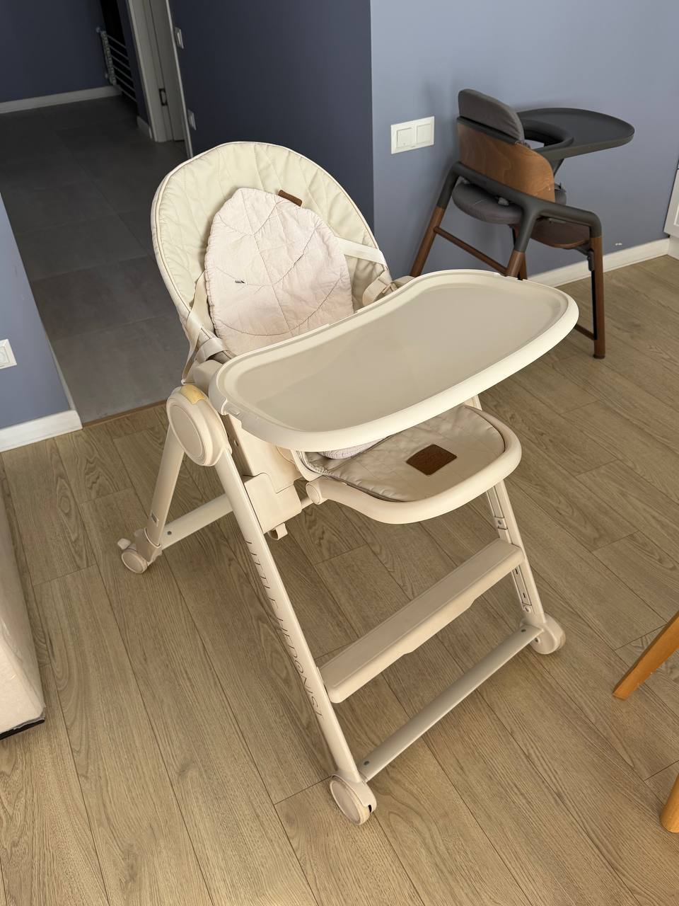 Стульчик для кормления Little Hedonist