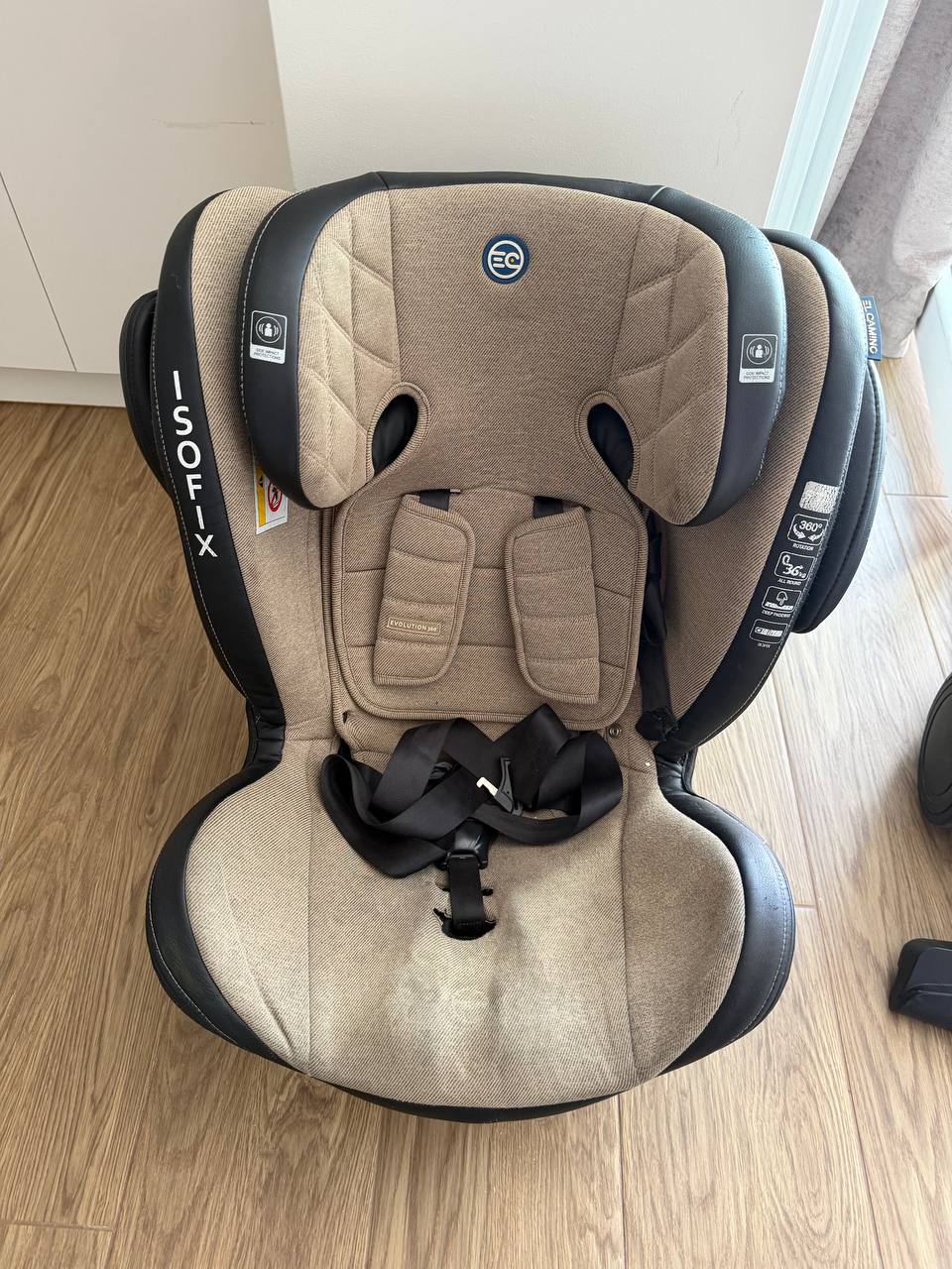 Автокресло 0+/1/2/3 с поворотом 360° и ISOFIX