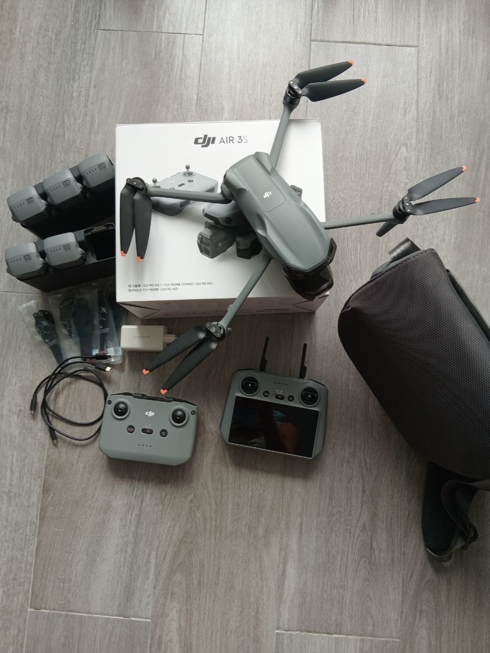 Дрон DJI Air 3S полный комплект