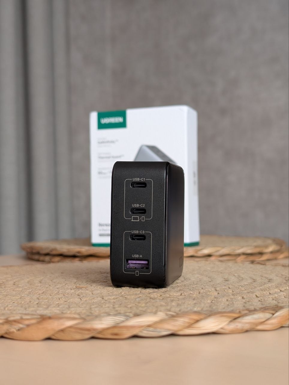 Блок питания UGREEN GaN 100W (3x Type-C, 1x USB-A)
