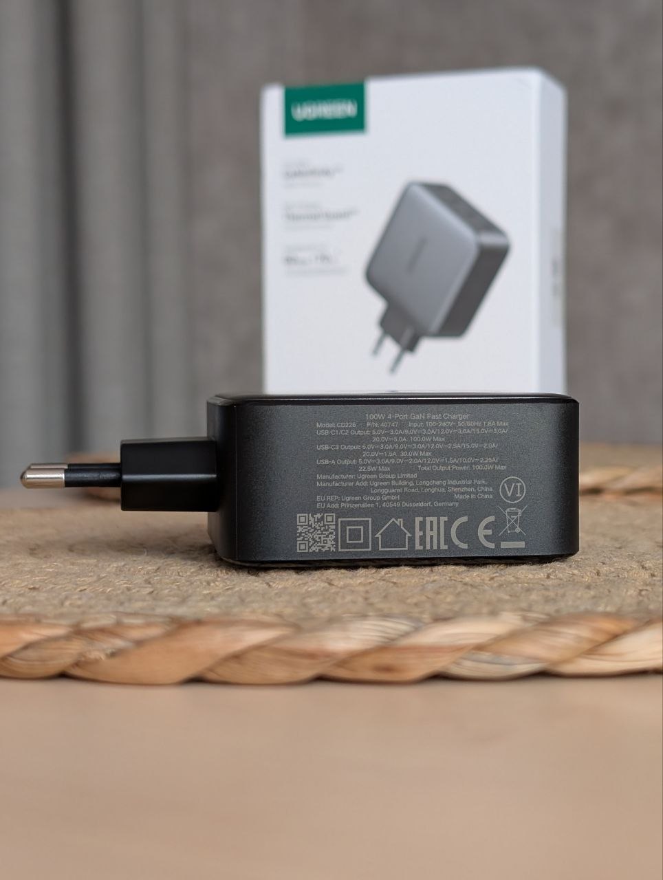 Блок питания UGREEN GaN 100W (3x Type-C, 1x USB-A)