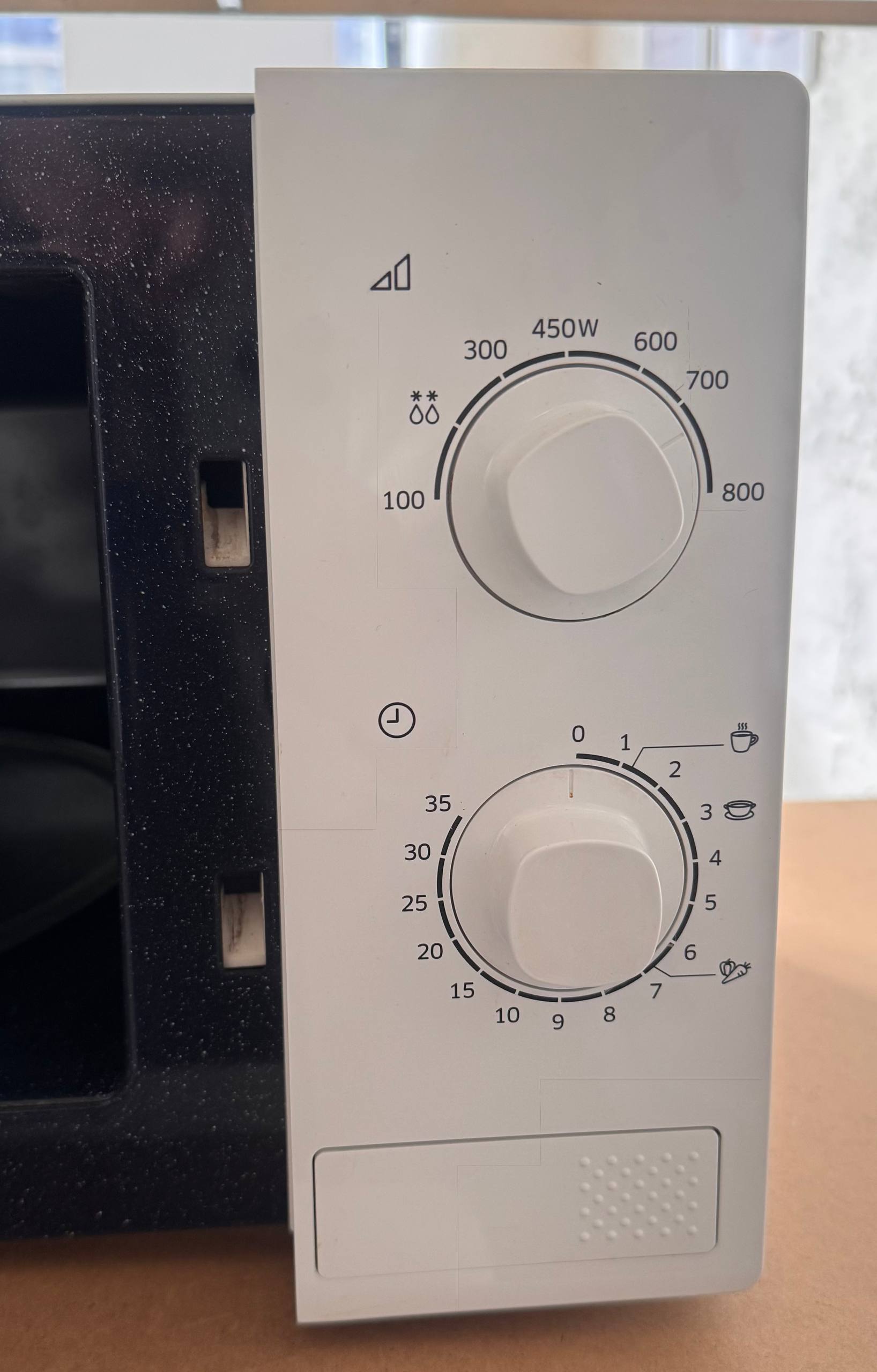 Микроволновая печь Samsung ME81KRW