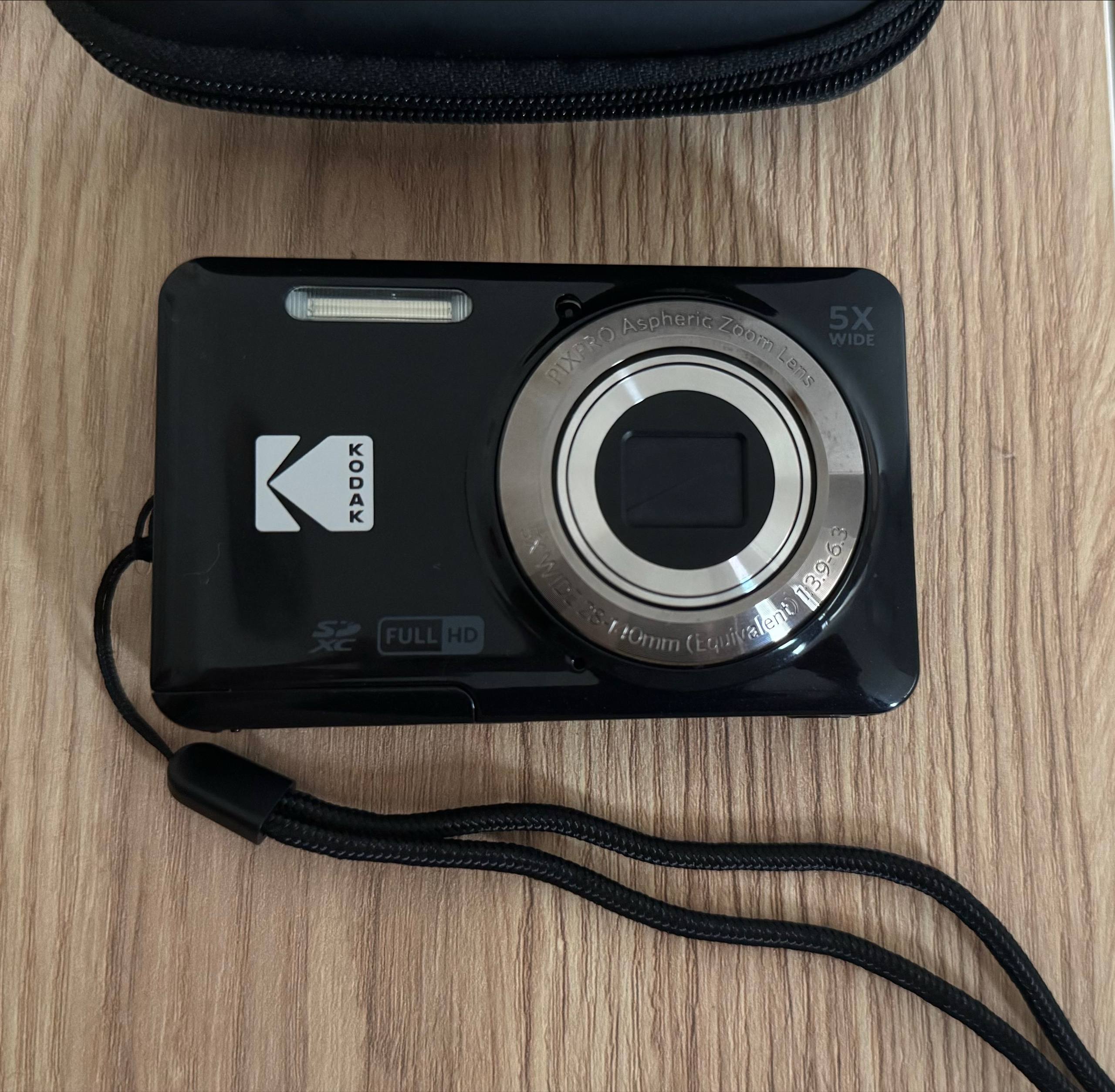 Цифровой фотоаппарат Kodak PIXPRO FZ55 с картой памяти и чехлом