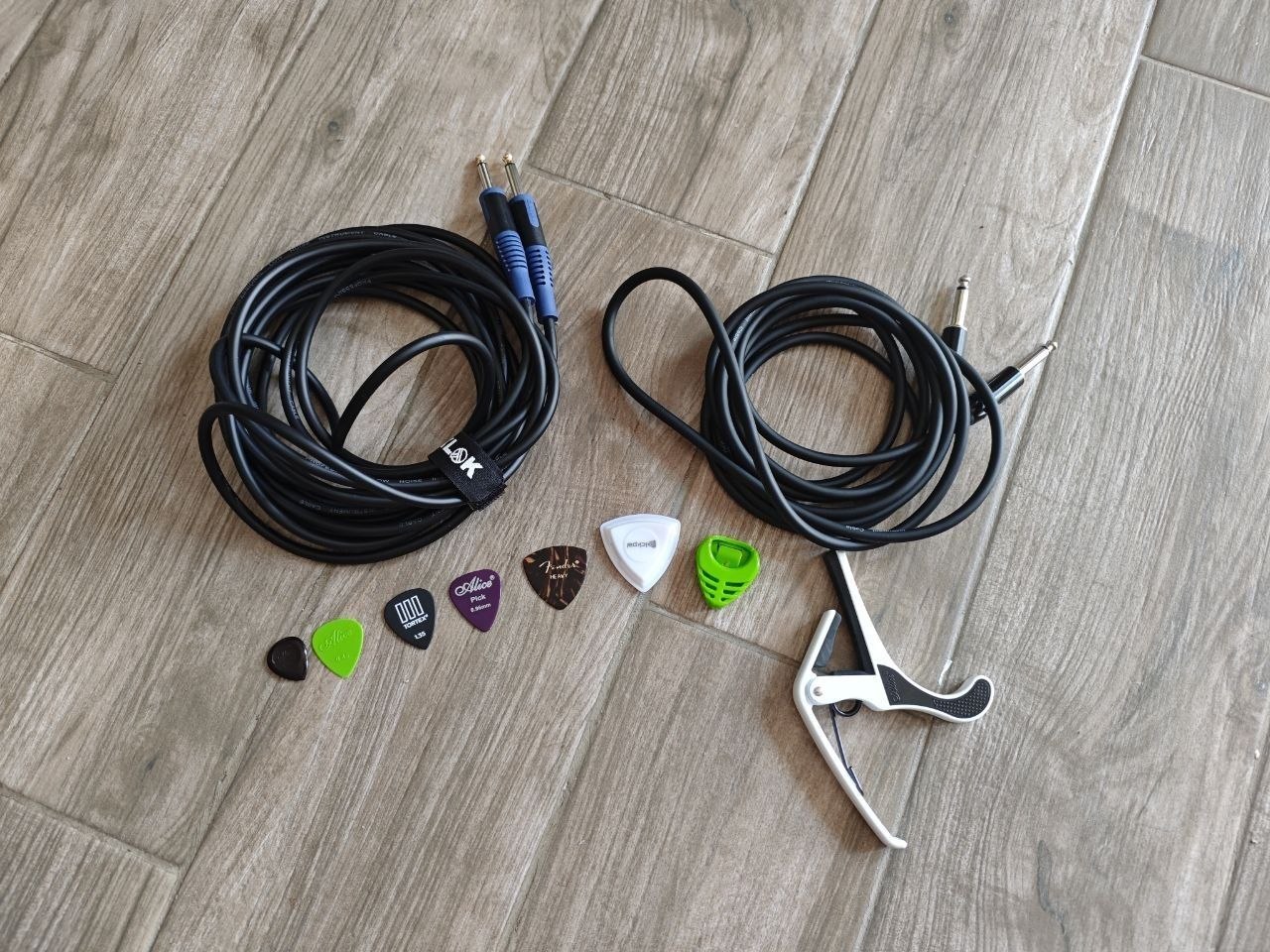 Электрогитара HARLEY BENTON CST-24 Vintage Sunburst + комбик, чехол, ремень