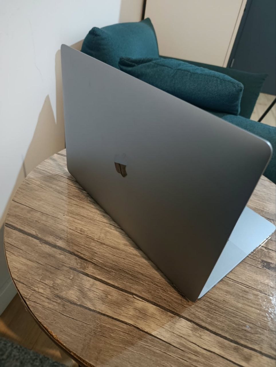 MacBook Pro 15" 2019, i9, 32 ГБ RAM, 2 ТБ SSD