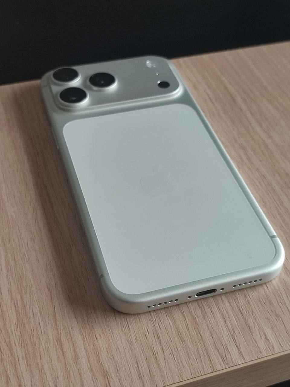 iPhone 17 Pro Max 256GB Silver (eSIM)