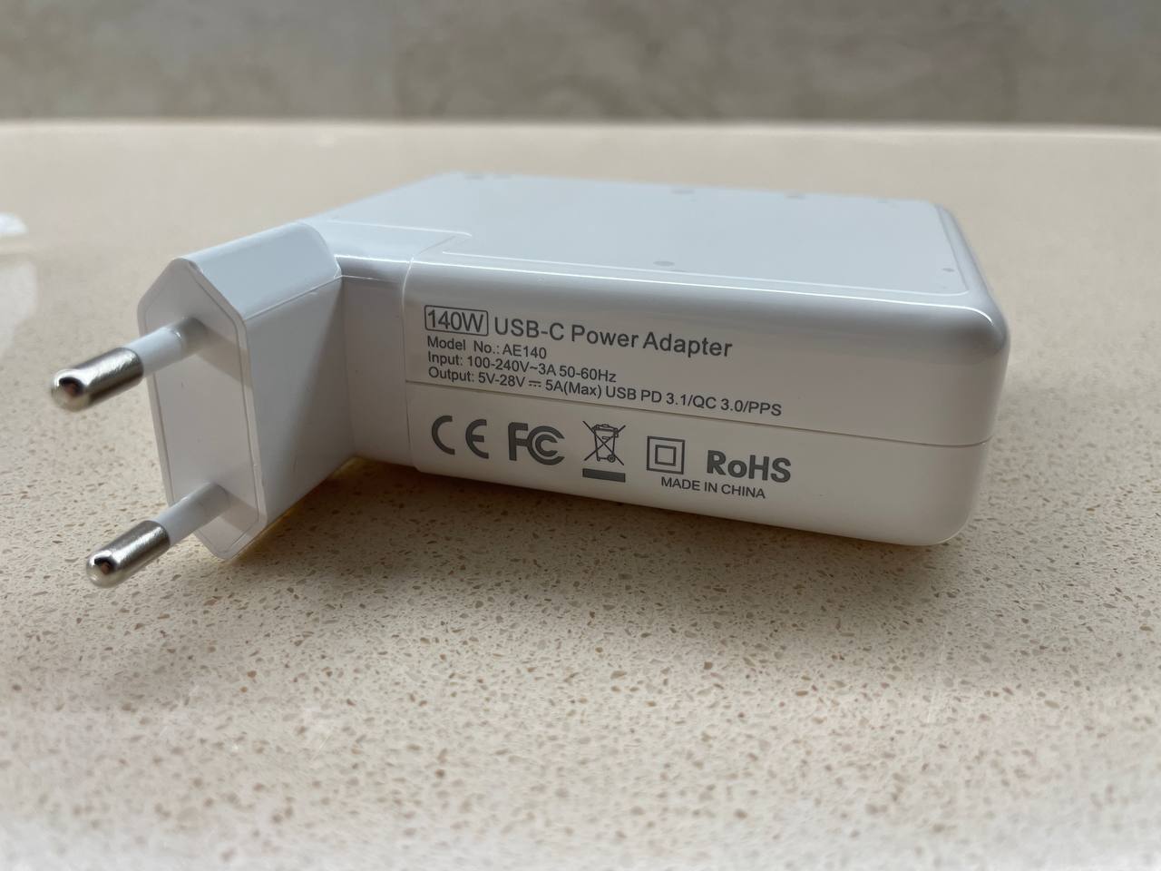 Зарядный блок 140 Вт с кабелем USB-C