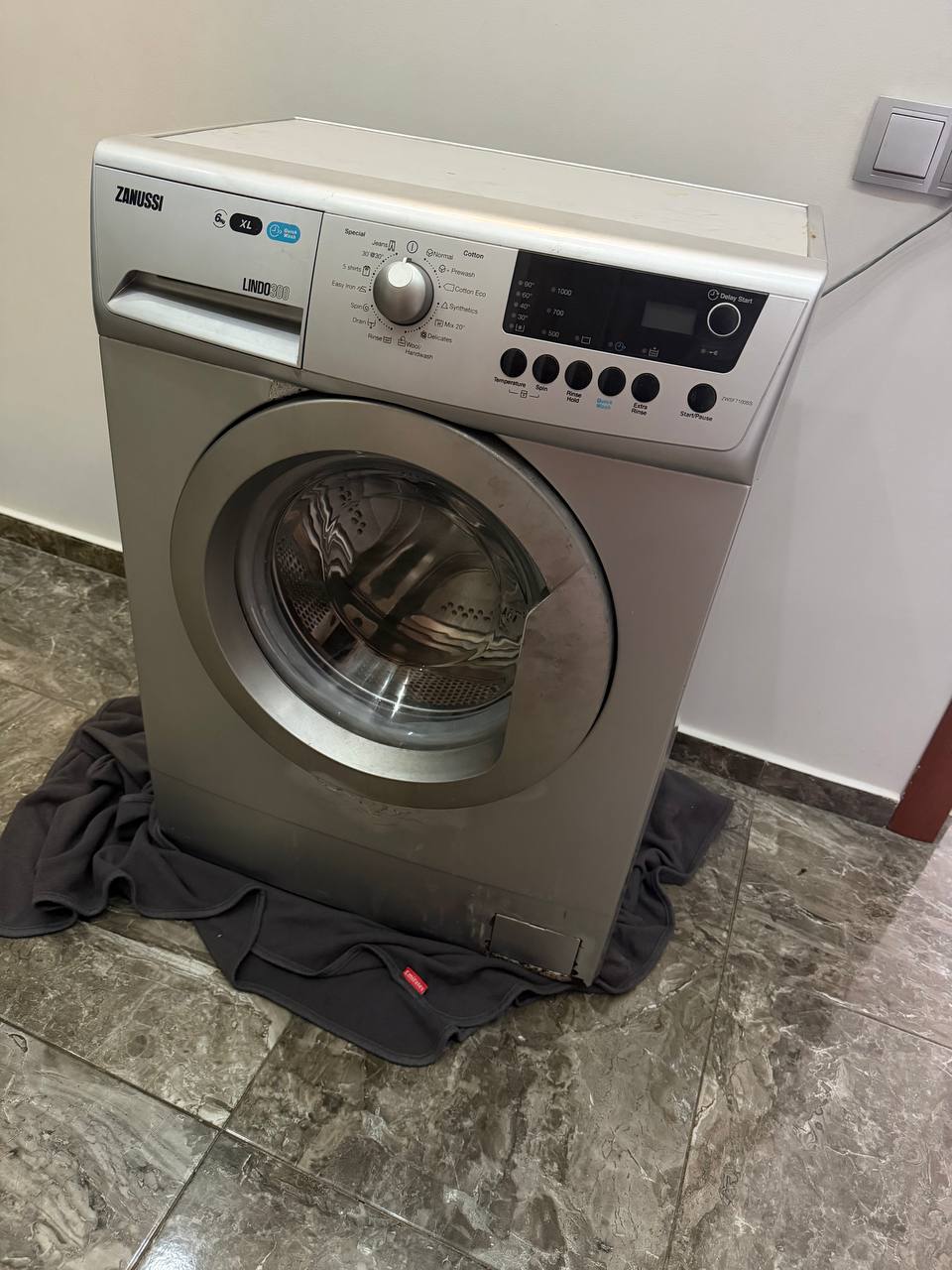 Стиральная машина Zanussi Lindo 300, 6 кг, XL