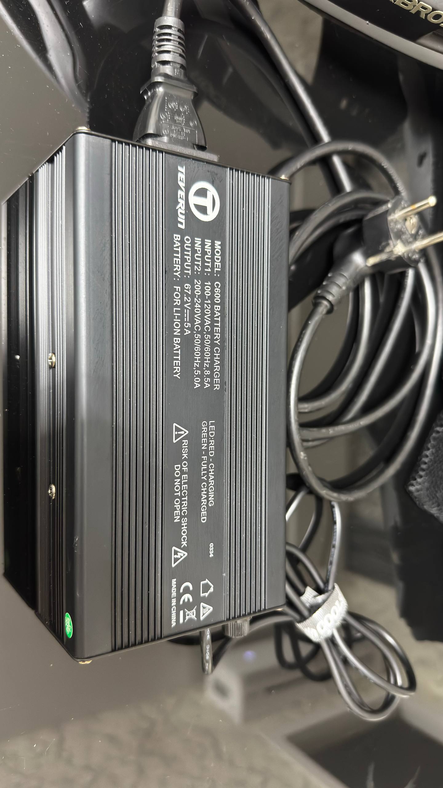 Зарядное устройство для самокатов Teverun и Dualtron 5A 67V
