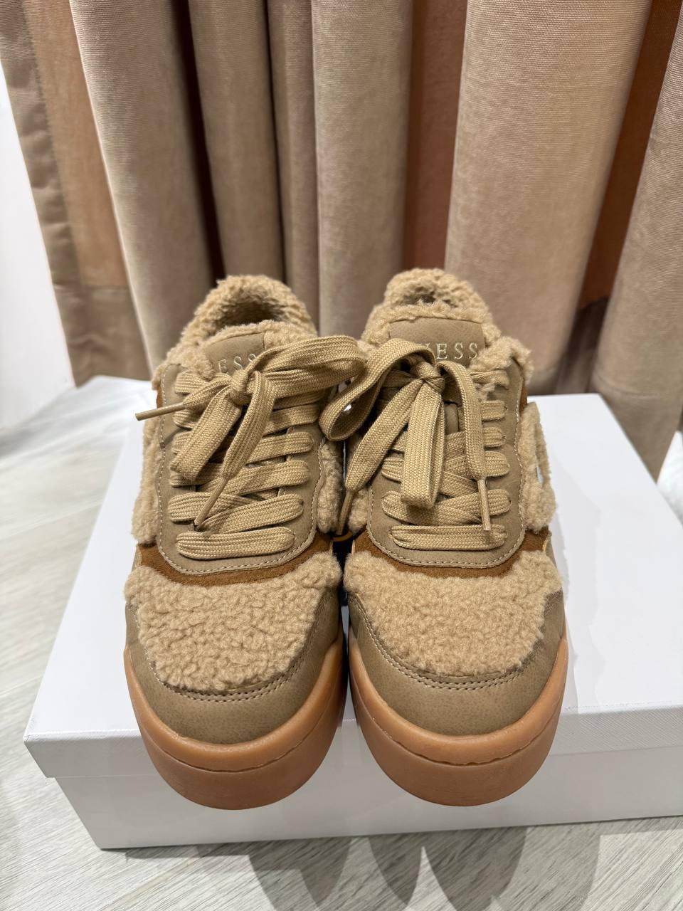 Guess кроссовки оригинал, 36 размер
