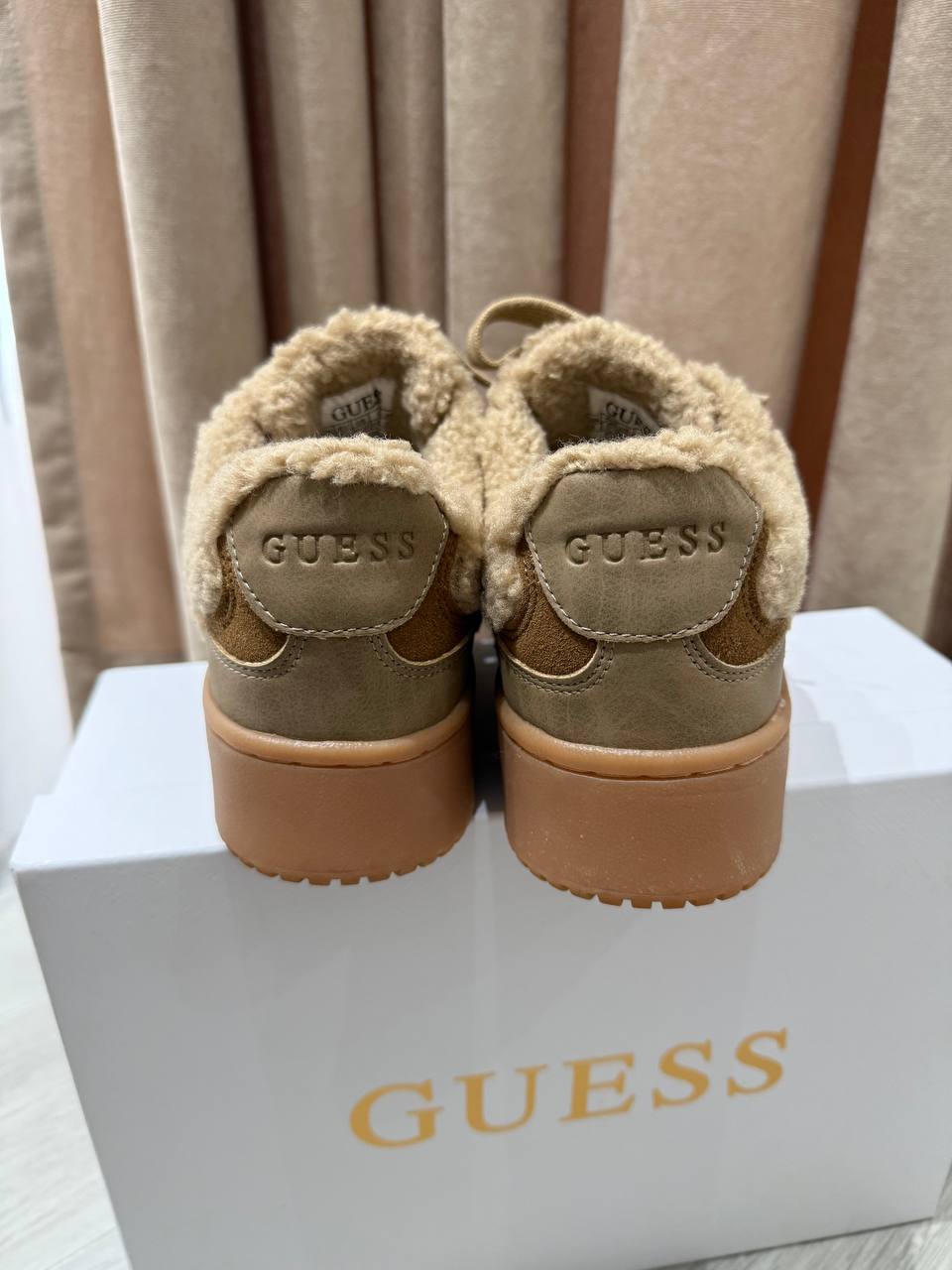Guess кроссовки оригинал, 36 размер