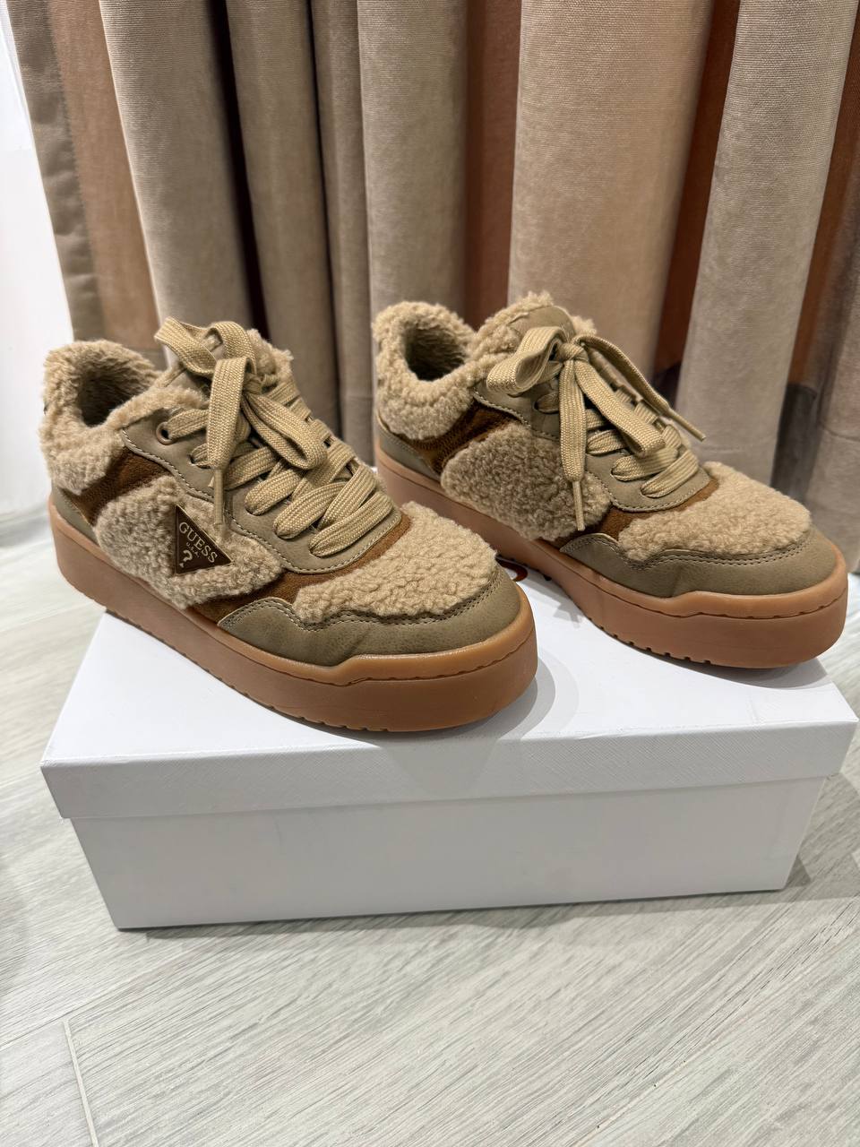 Guess кроссовки оригинал, 36 размер