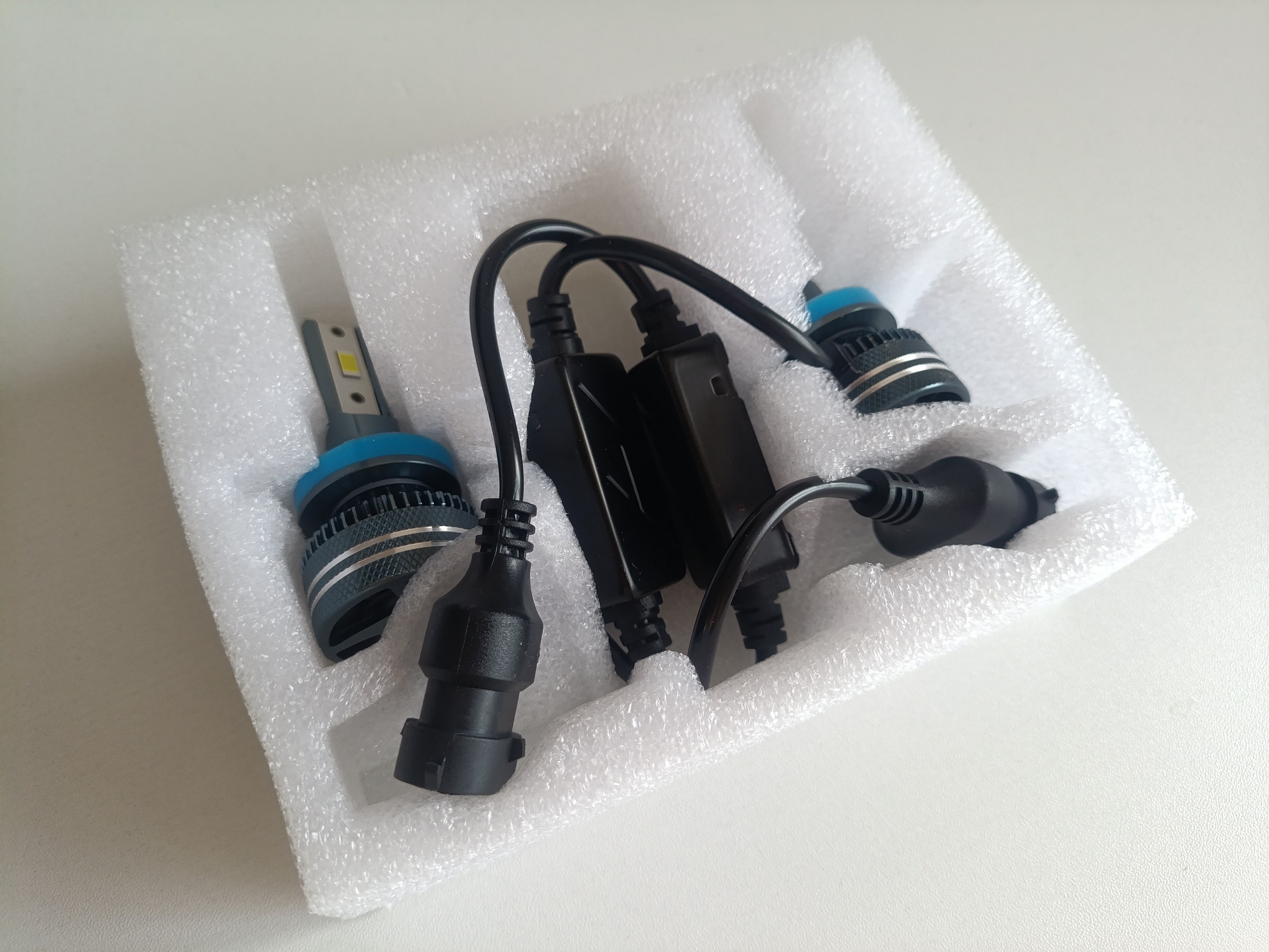 Светодиодные автомобильные лампы Philips Ultinon Rally 3551 H8/H9/H11