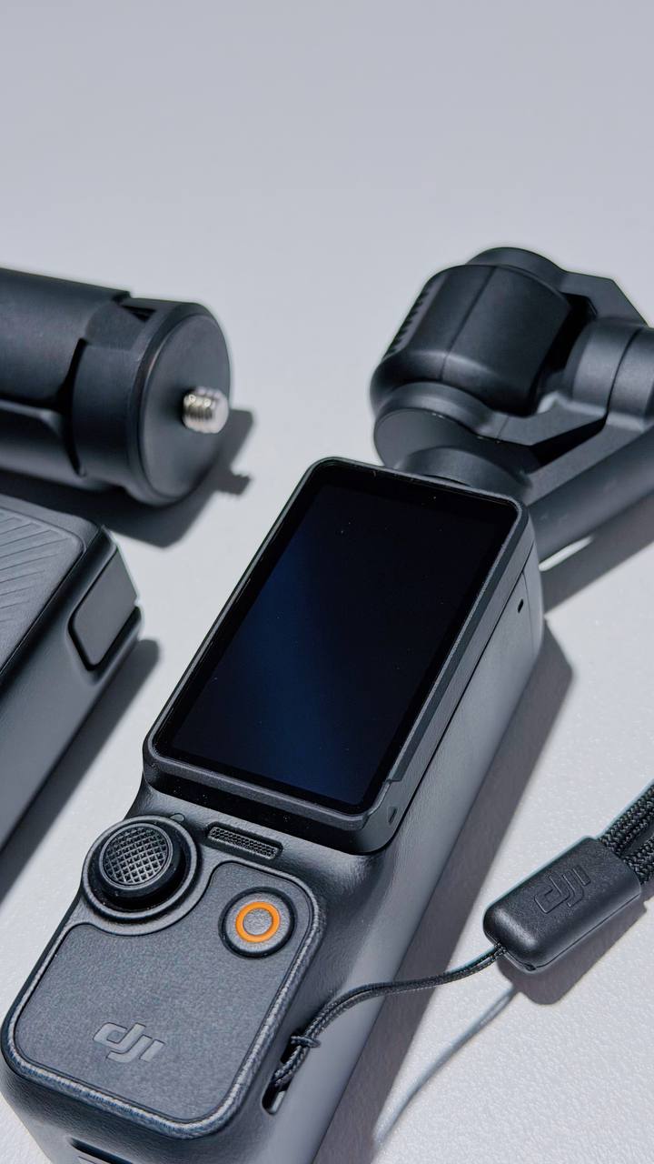 DJI Osmo Pocket 3 Creator Combo + флешка SanDisk Extreme PRO 128GB