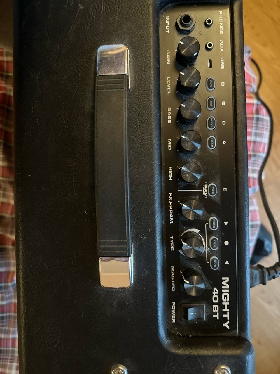 Комбик NUX 40 Вт