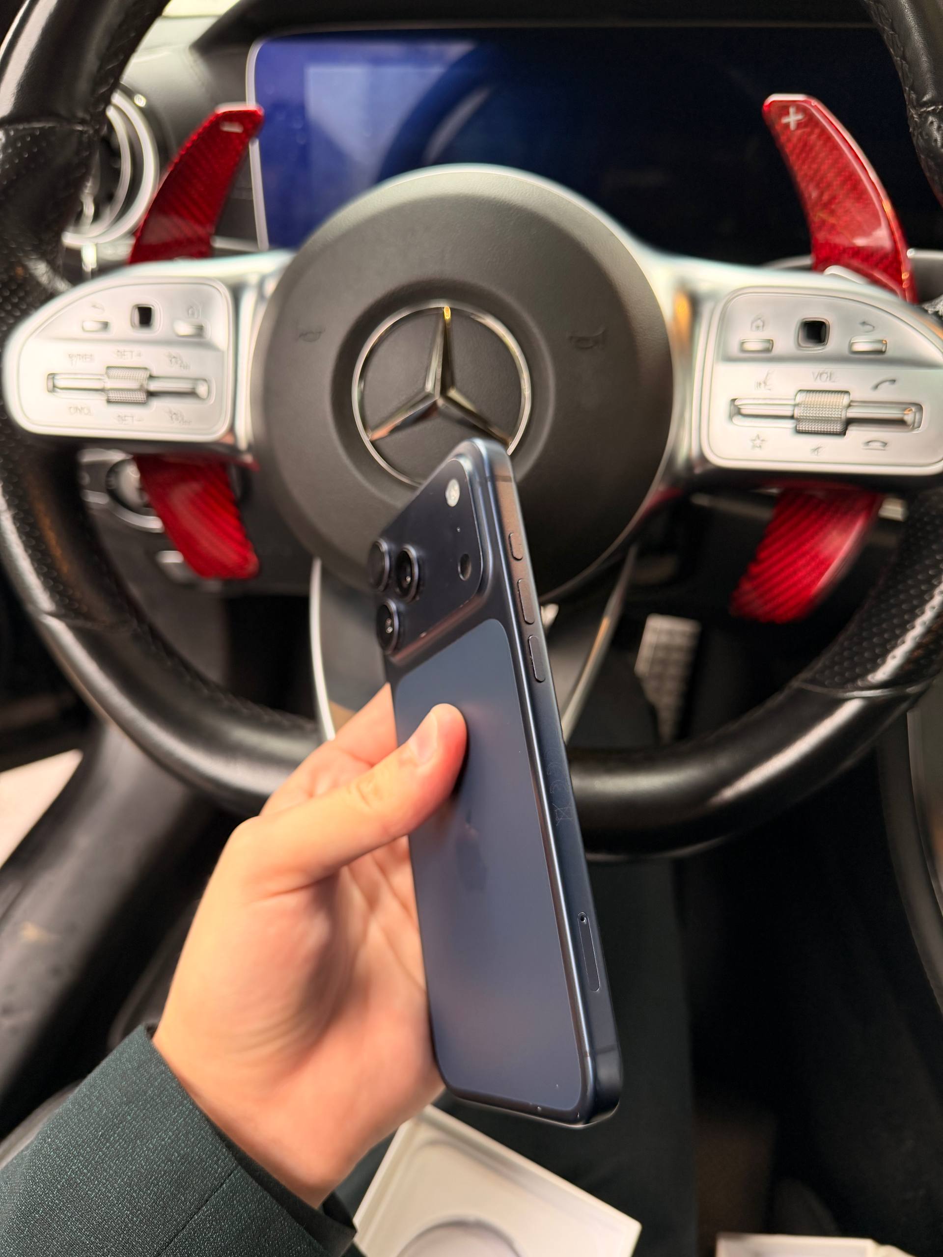 iPhone 17 Pro Max, аккумулятор 100%