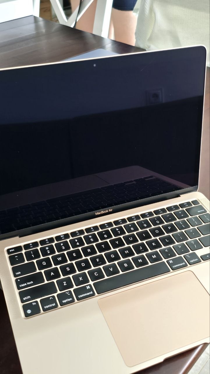 MacBook Air M1 8/256 2020