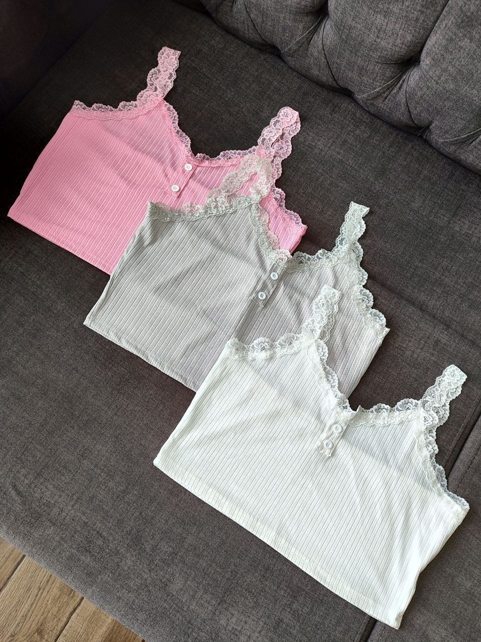 Комплект новых кружевных crop tops