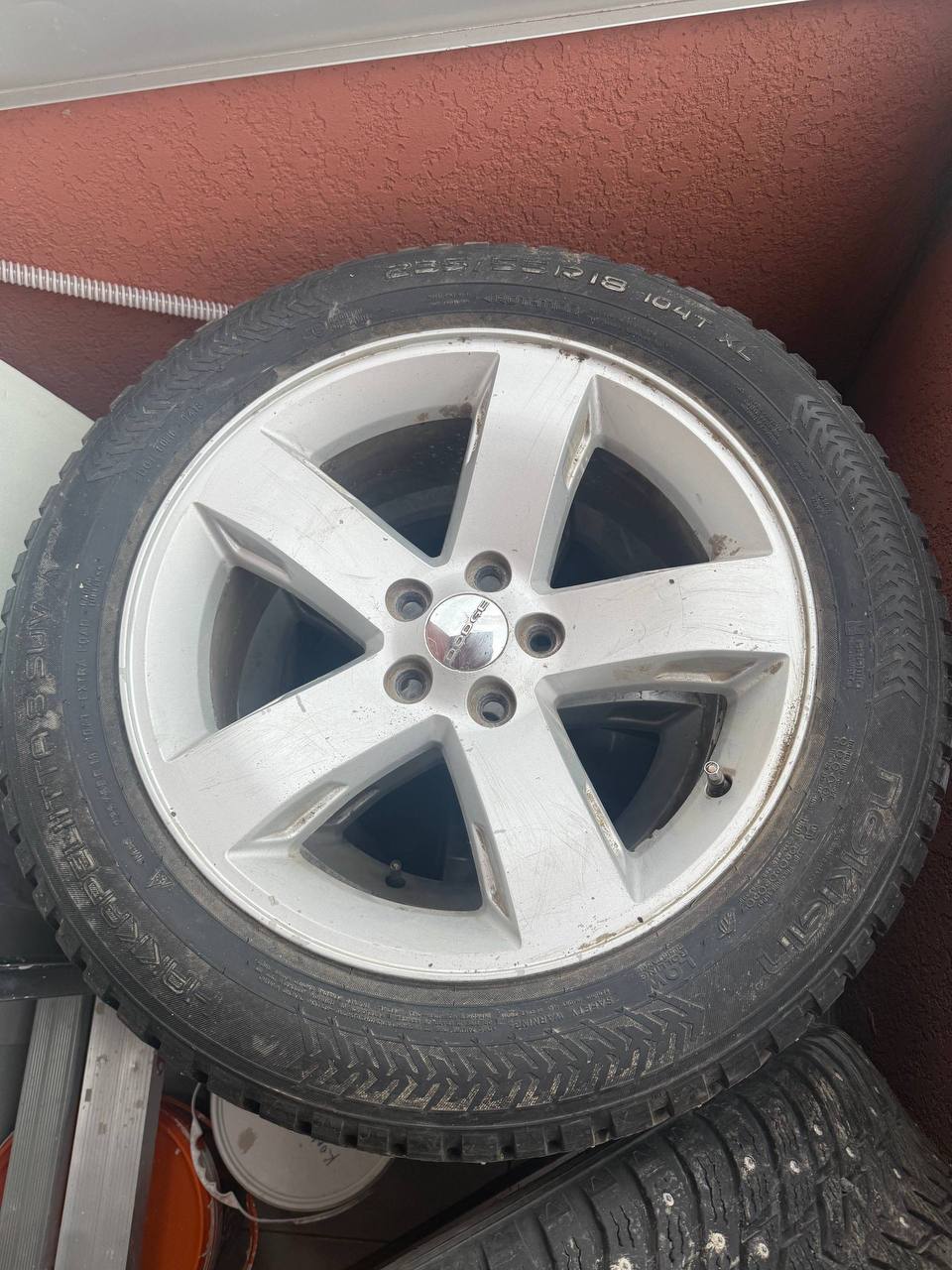 Оригинальные зимние колеса R18 в сборе на Dodge / Jeep / Chrysler