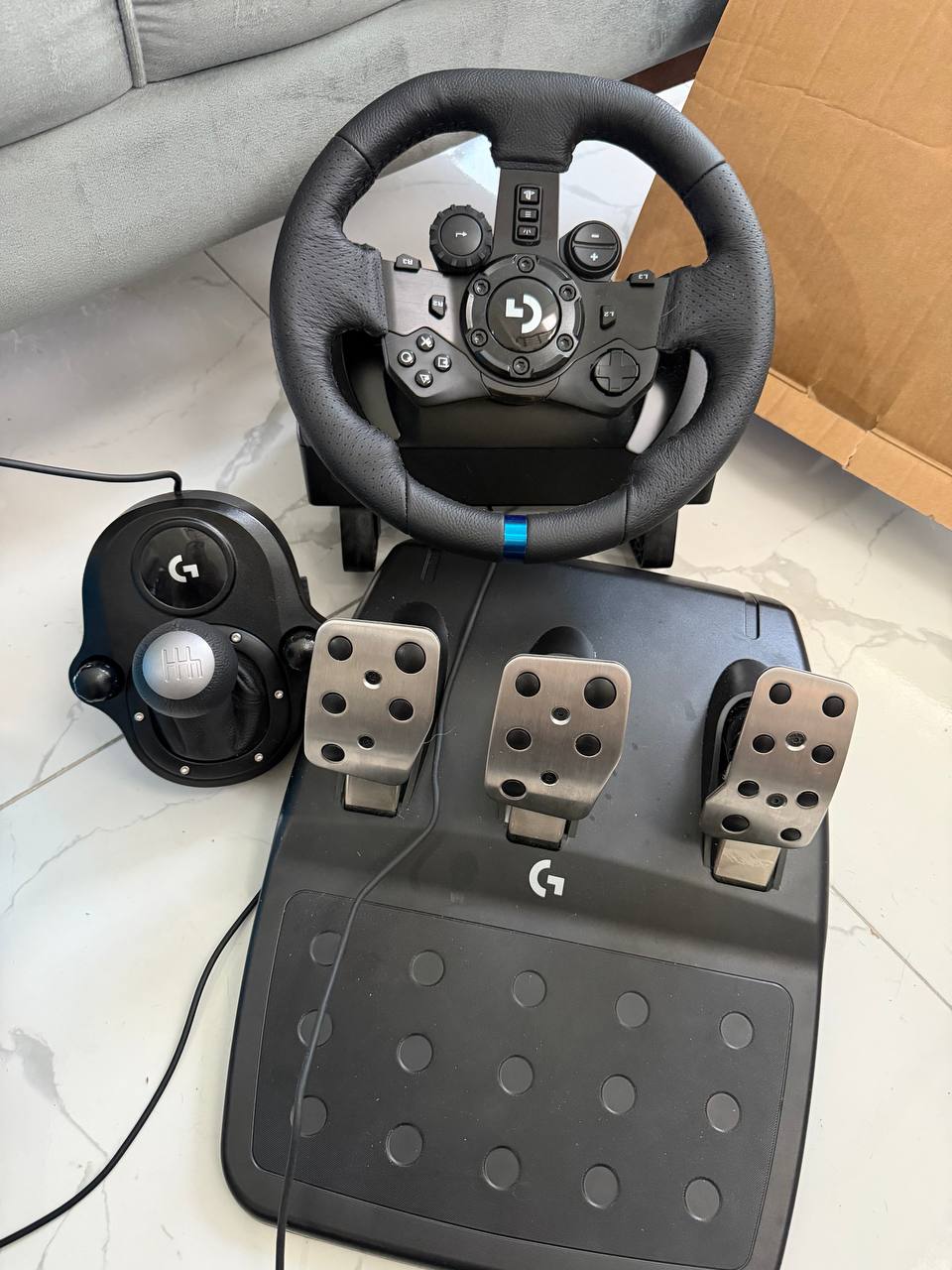 Logitech G923 Руль с педалями и коробкой передач