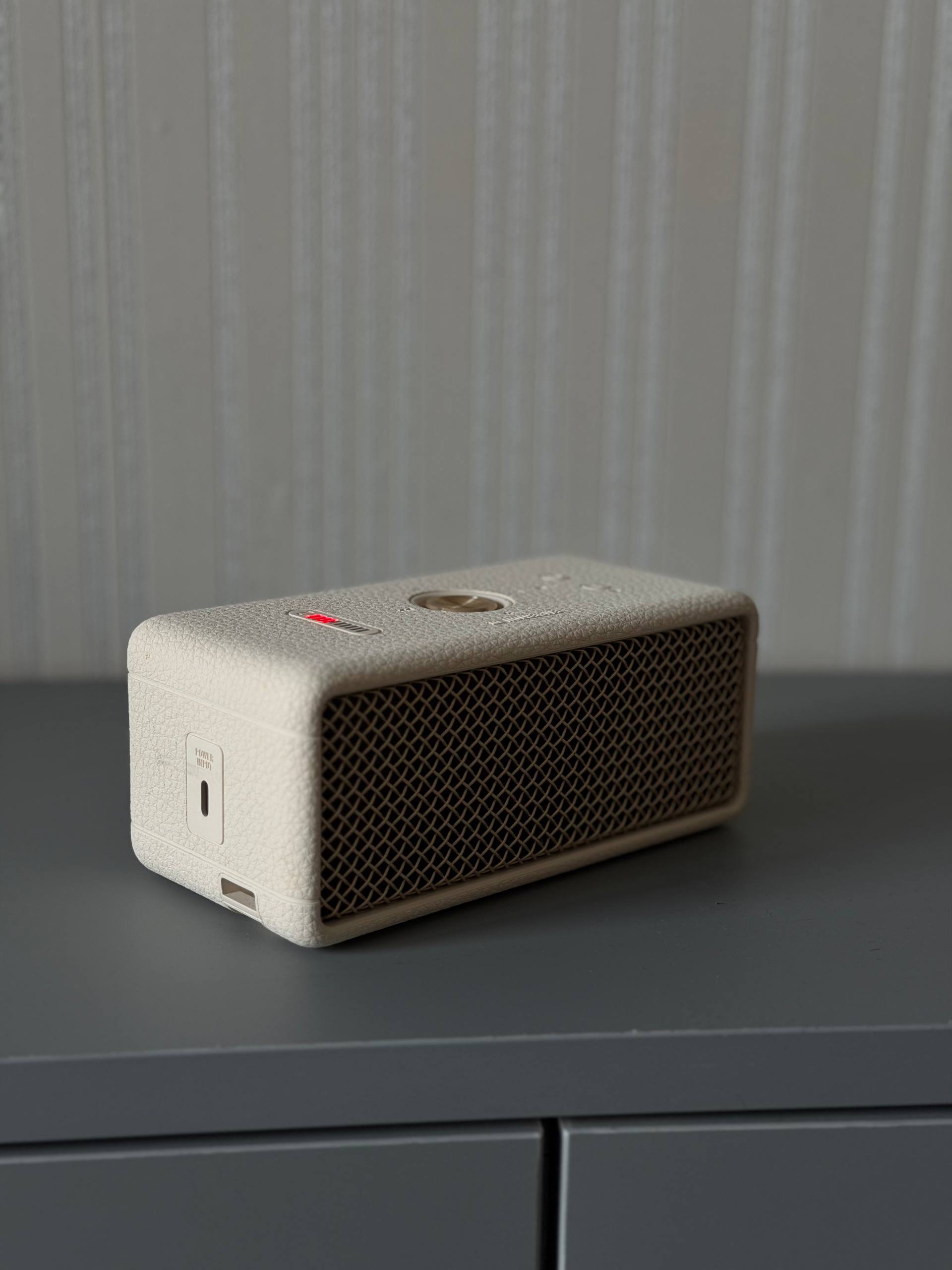 Портативная колонка Marshall Emberton III Cream