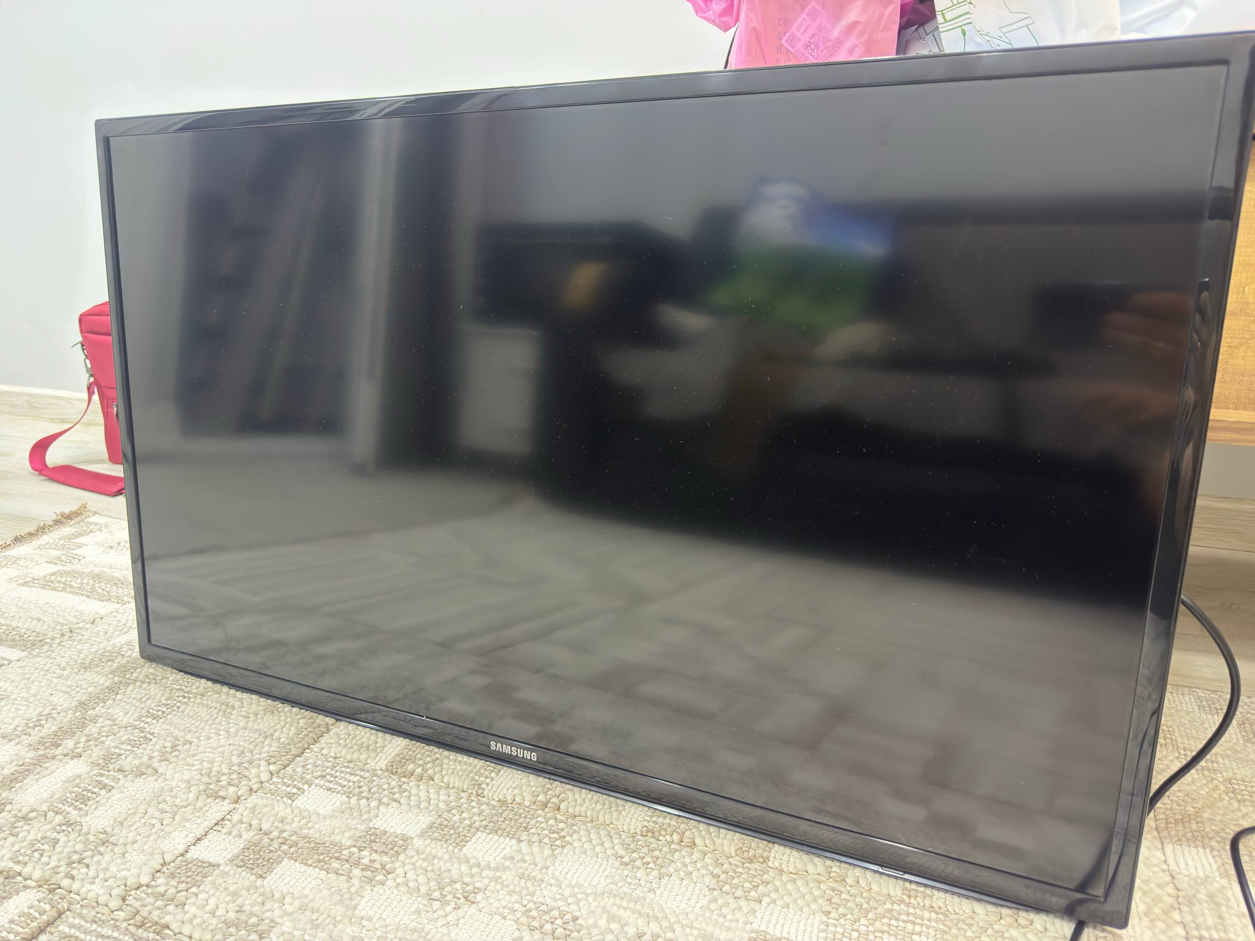 Телевизор Samsung UA40EH5300R 40 дюймов