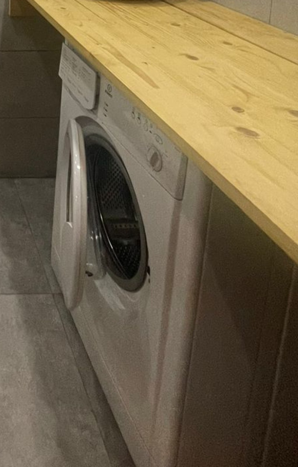 Стиральная машина Indesit (на запчасти)