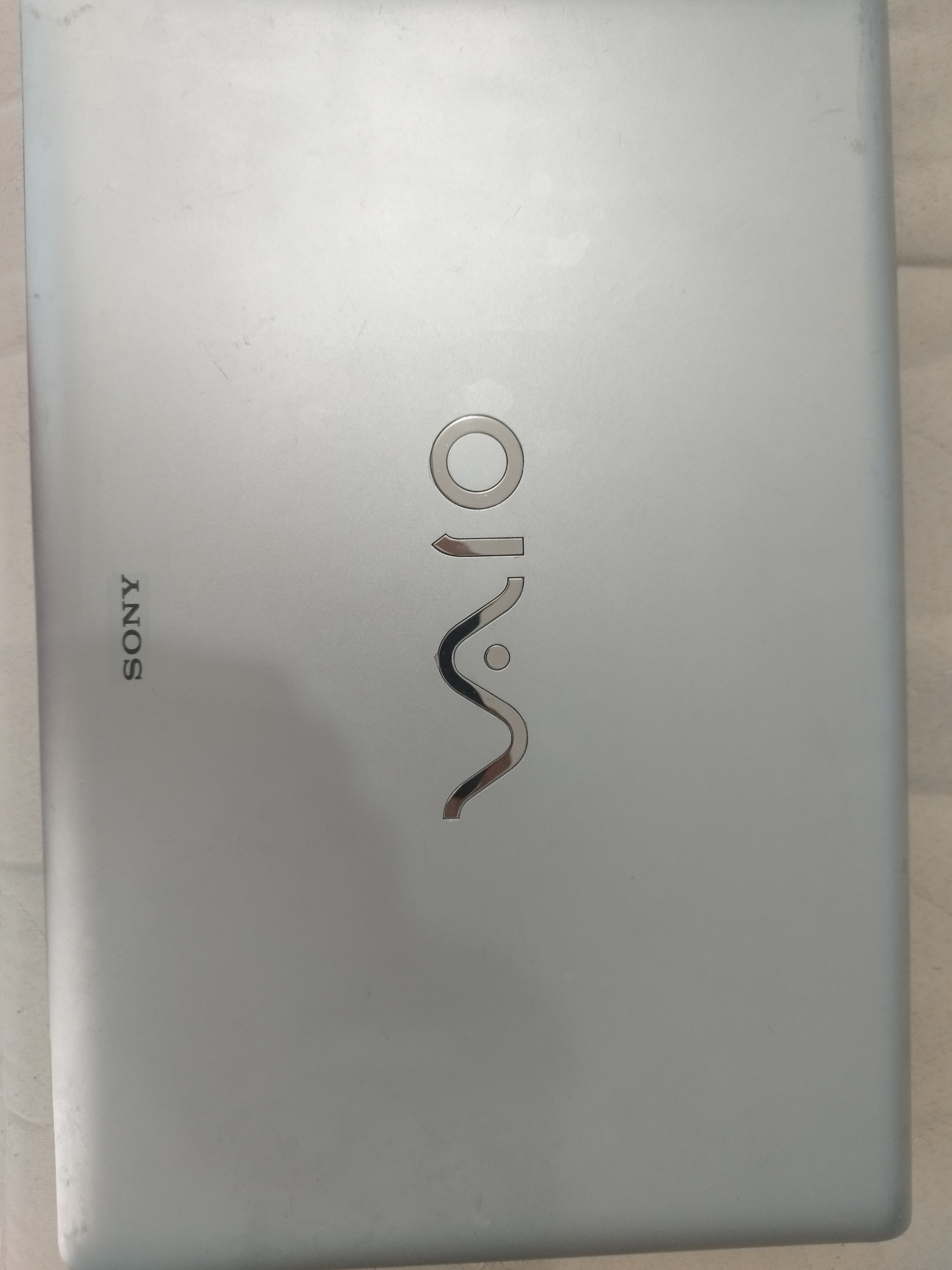Ноутбук Sony Vaio (Pentium, 3 ГБ ОЗУ, 300 ГБ)