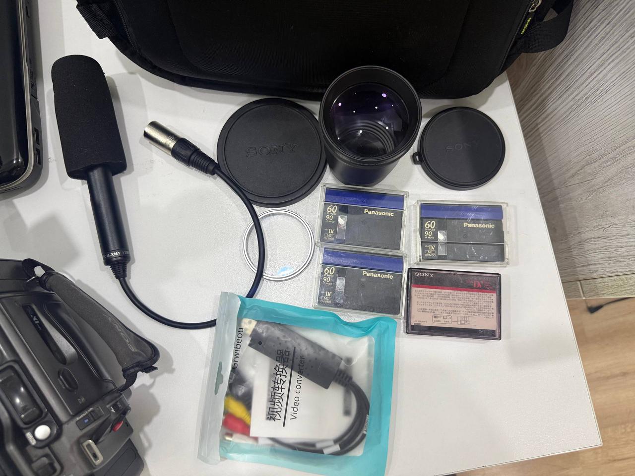Sony DSR-PD170P камкордер с 2 линзами, микрофоном и сумкой