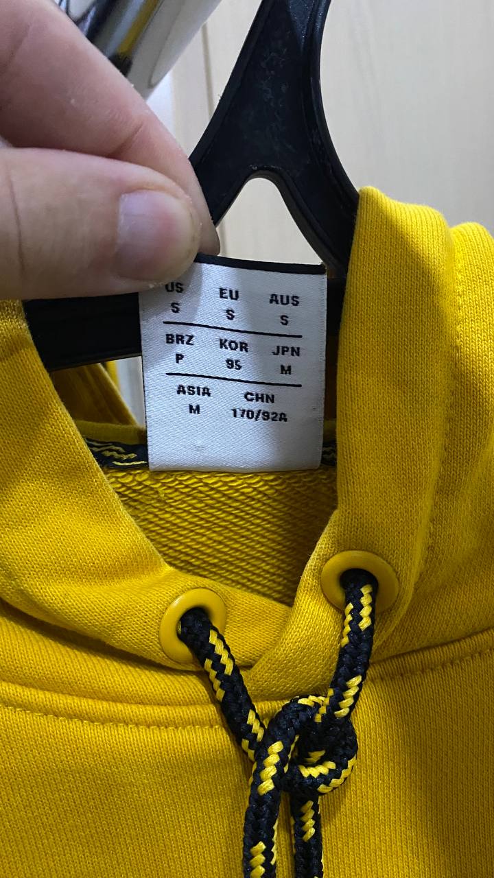 Худи New Balance с капюшоном