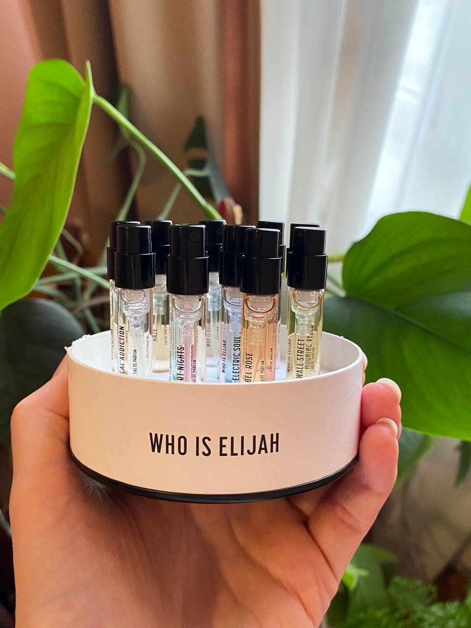 Discovery сет парфюмов Who is Elijah, 12 ароматов по 2 мл
