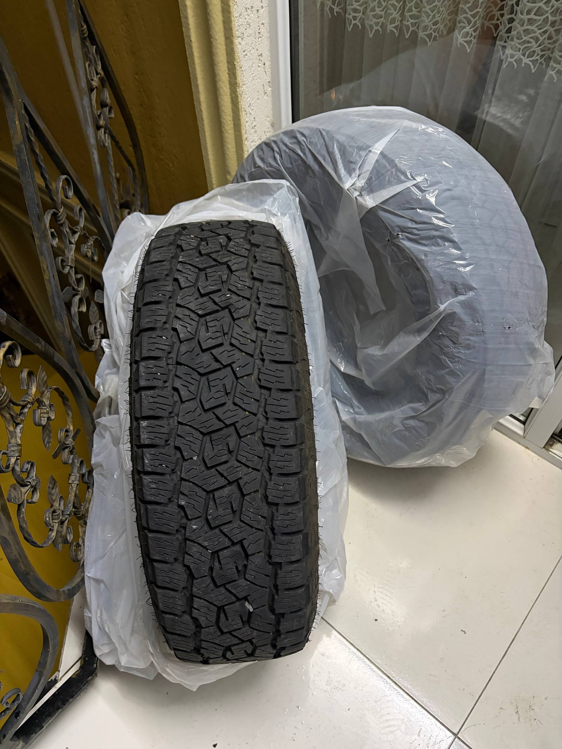 Шины Toyo Open Country 215/70 R16, 2 шт.