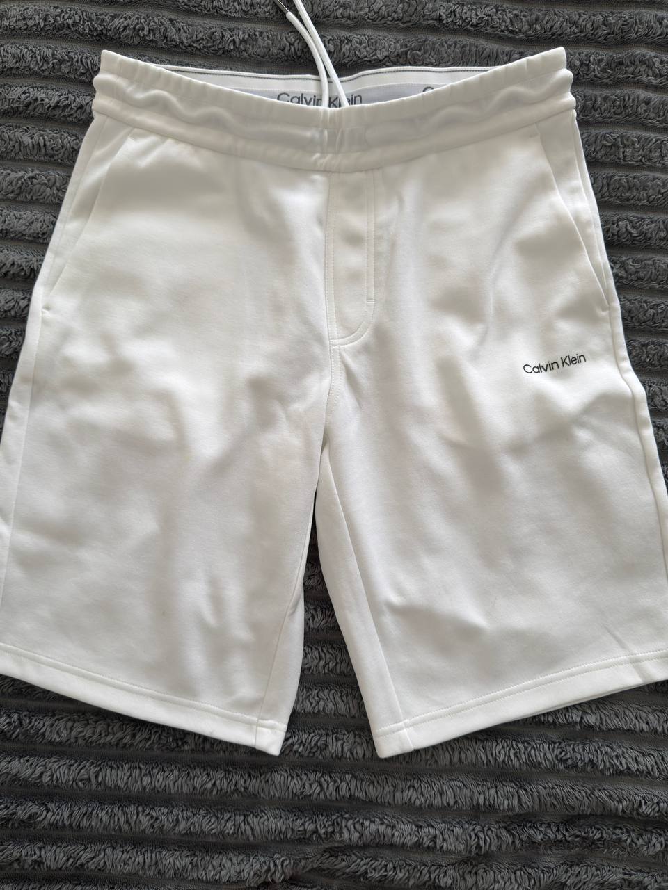 Мужские шорты Calvin Klein белые