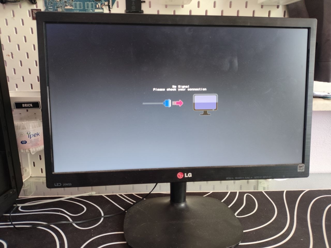 Монитор LG 20M35A-B