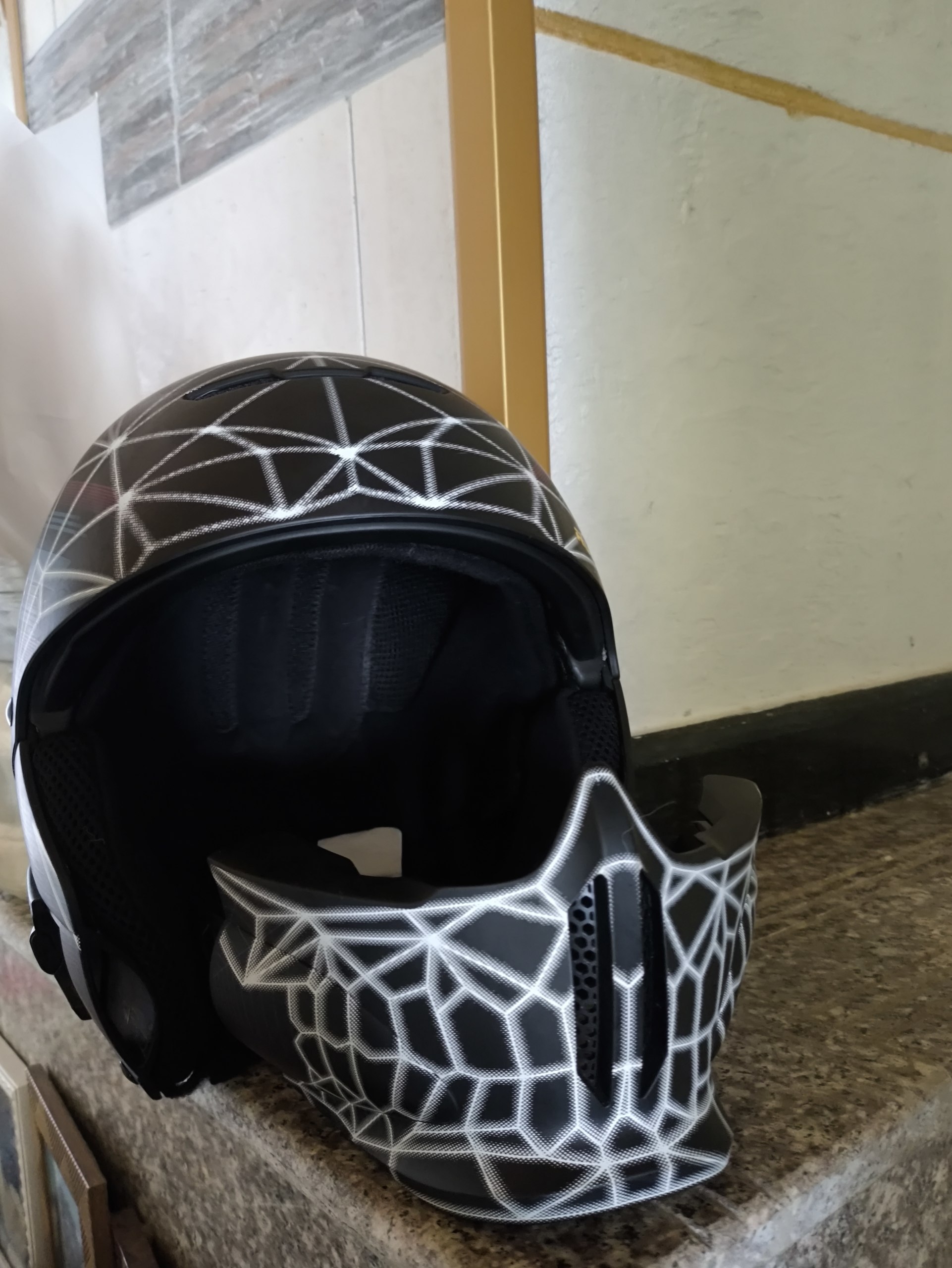 Горнолыжный шлем Ruroc RG1-DX