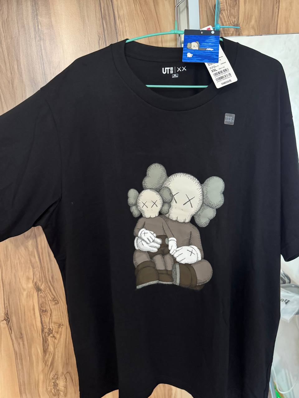 Футболка Uniqlo x Kaws коллаборация, размер XXL