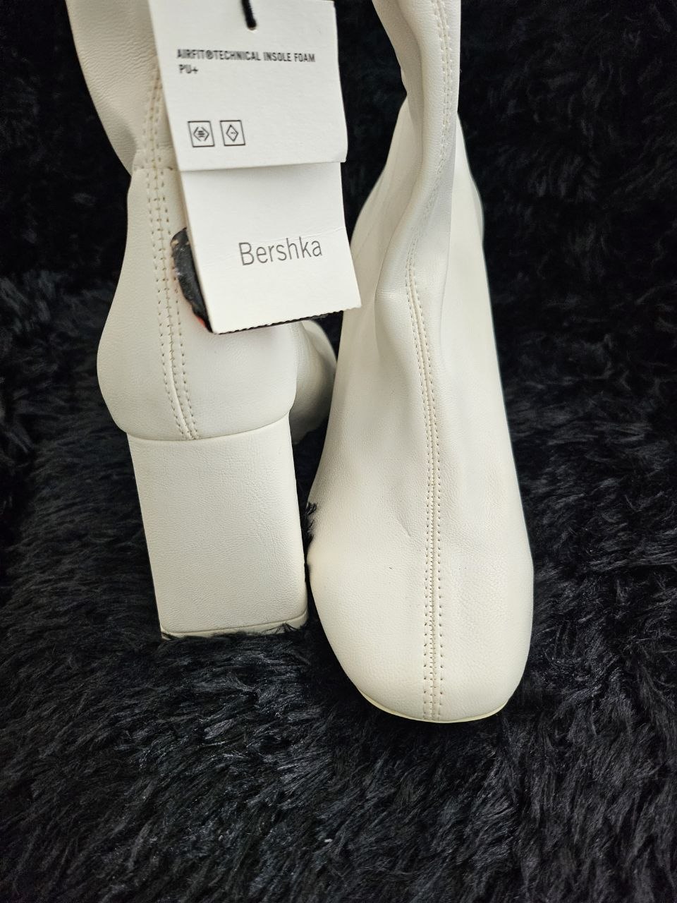 Ботильоны Bershka белые на широком каблуке, размер 36