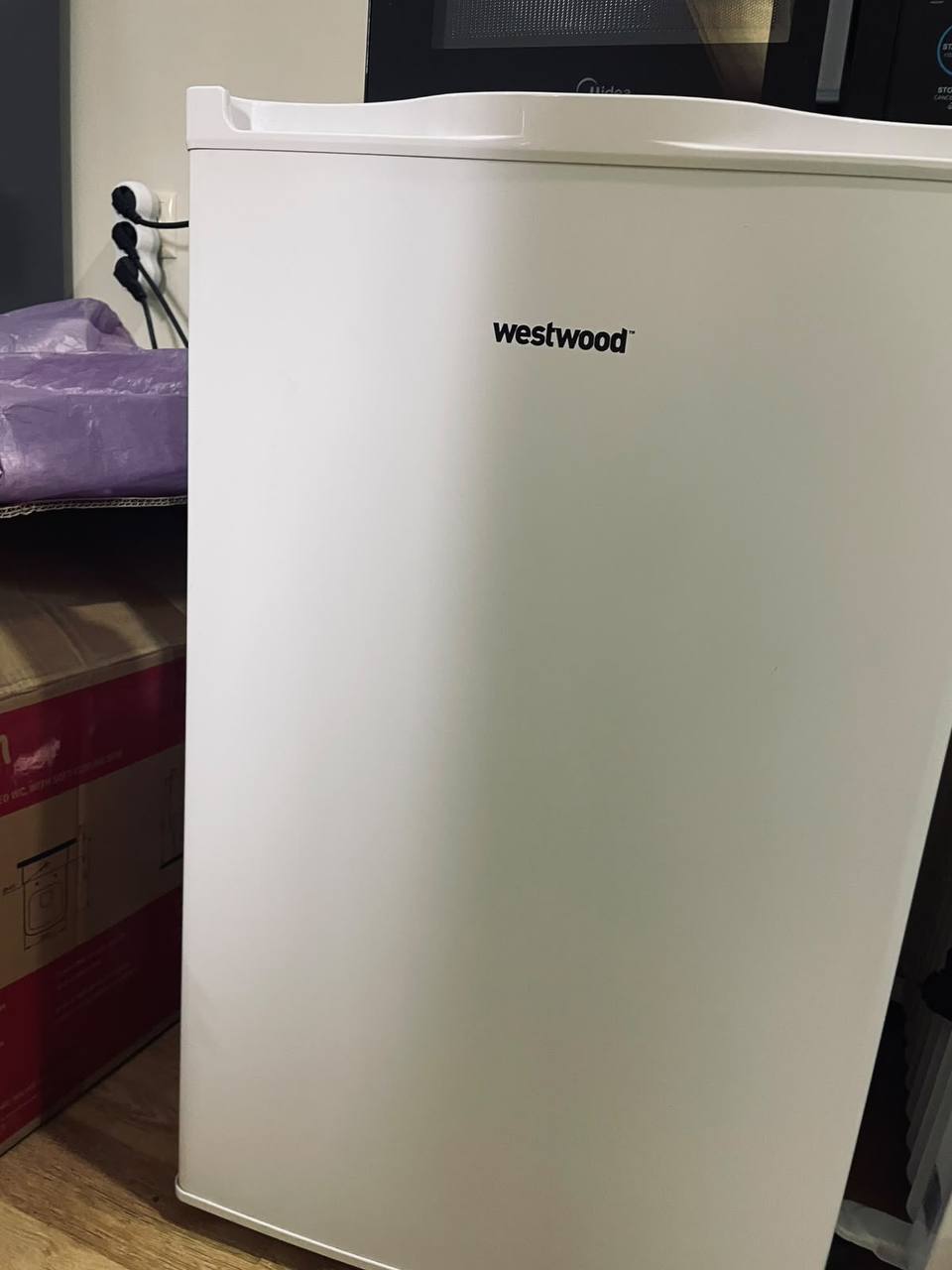 Холодильник Westwood 50×50×80 см