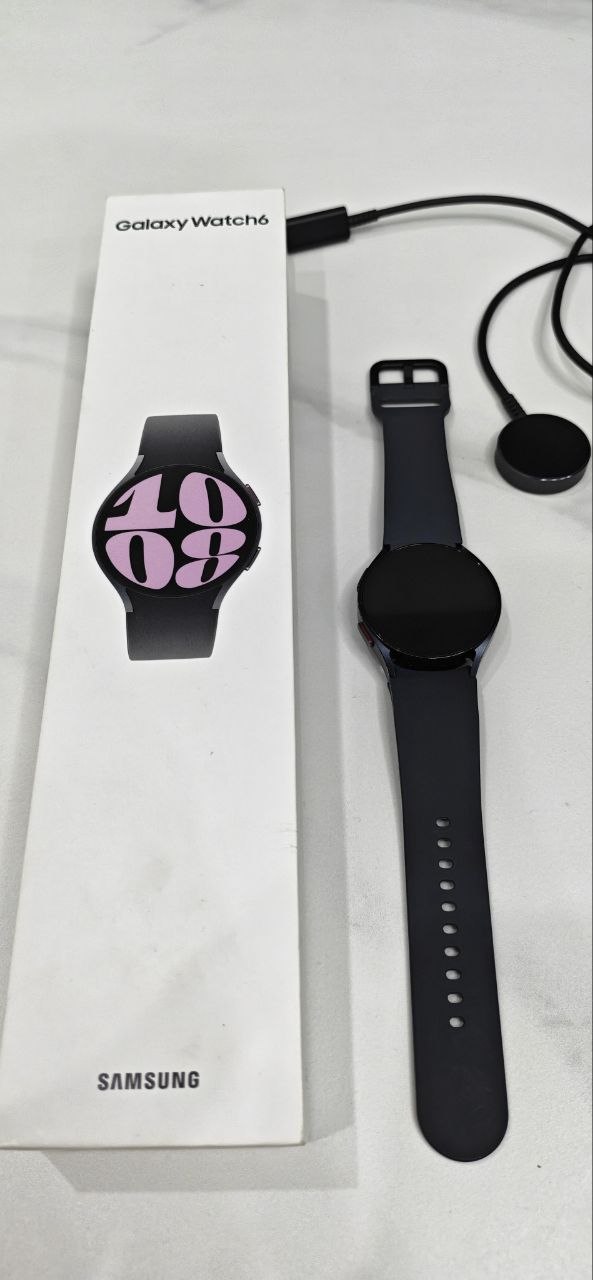 Samsung Galaxy Watch 6 40mm со всеми ремешками