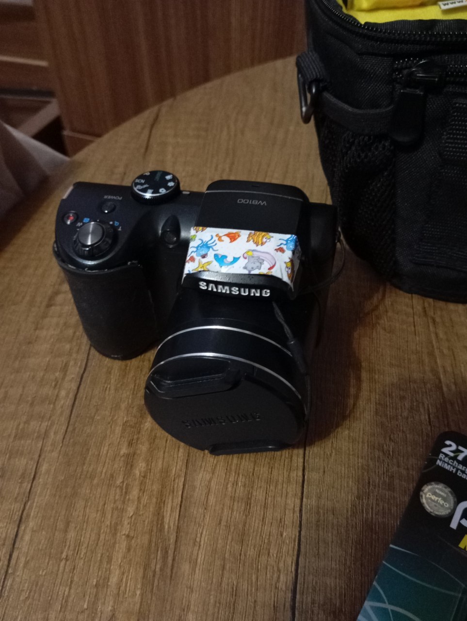 Фотоаппарат Samsung WB100 с сумкой и аксессуарами