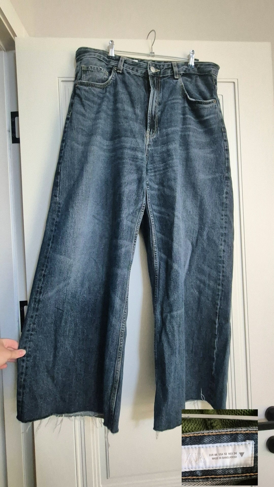 Джинсы ZARA Eur 44