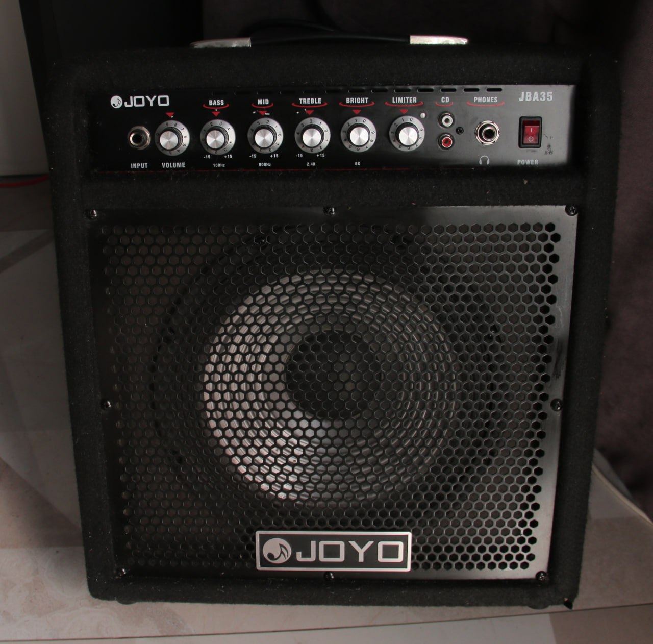 Басовый комбоусилитель JOYO Jba35, 35 Вт