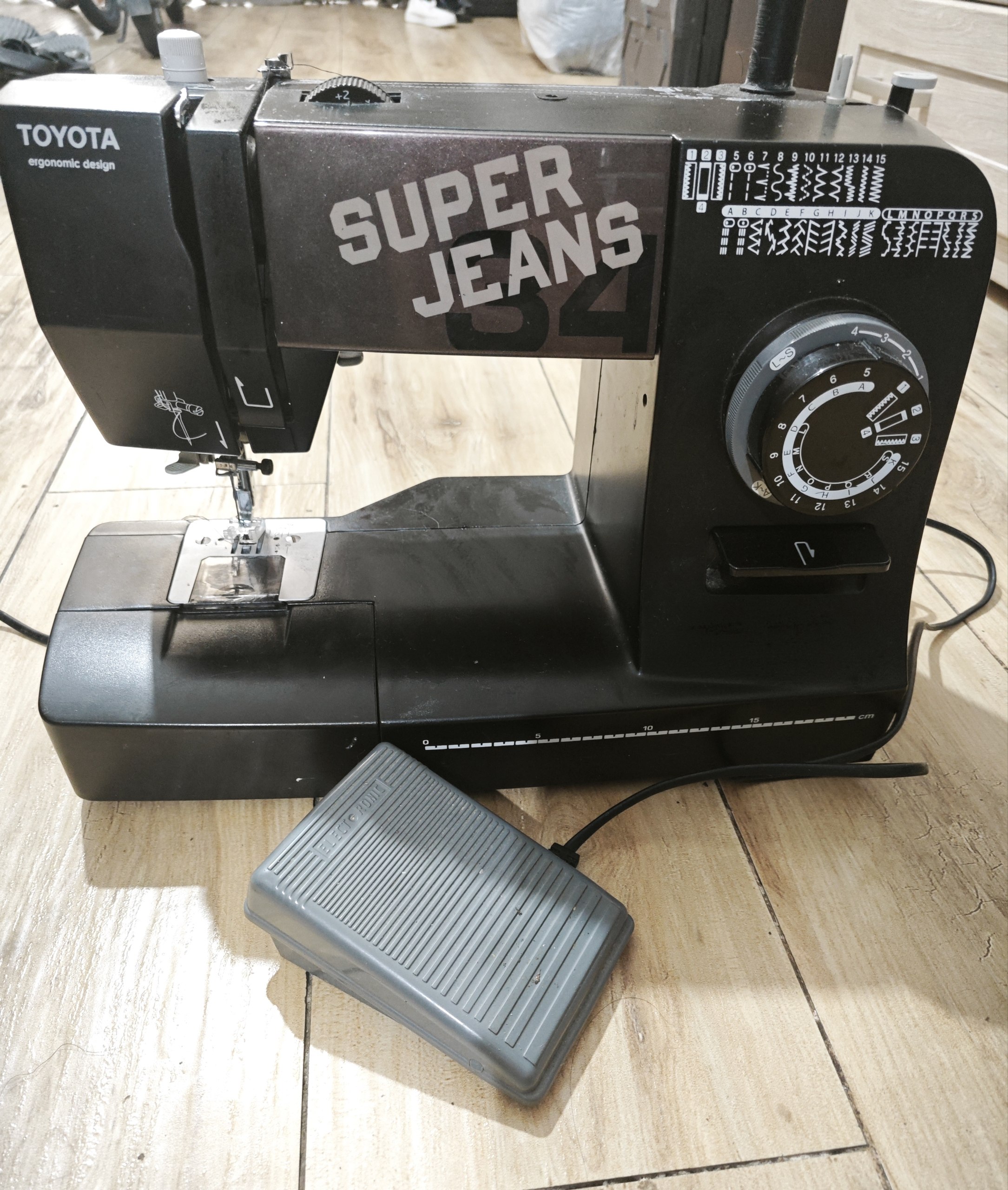 Швейная машина Toyota Super Jeans 34