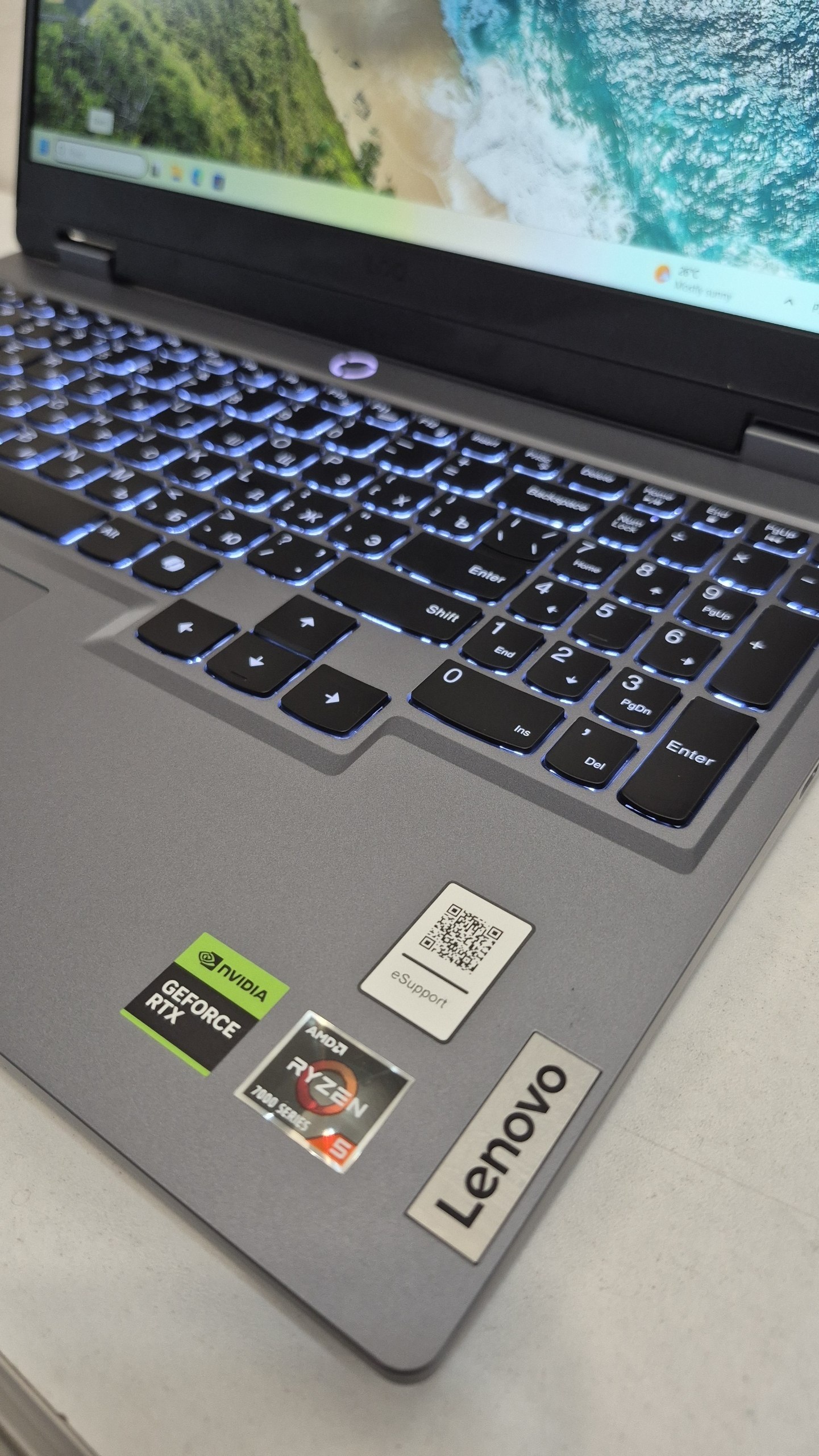 Игровой ноутбук Lenovo LOQ 15ARP9