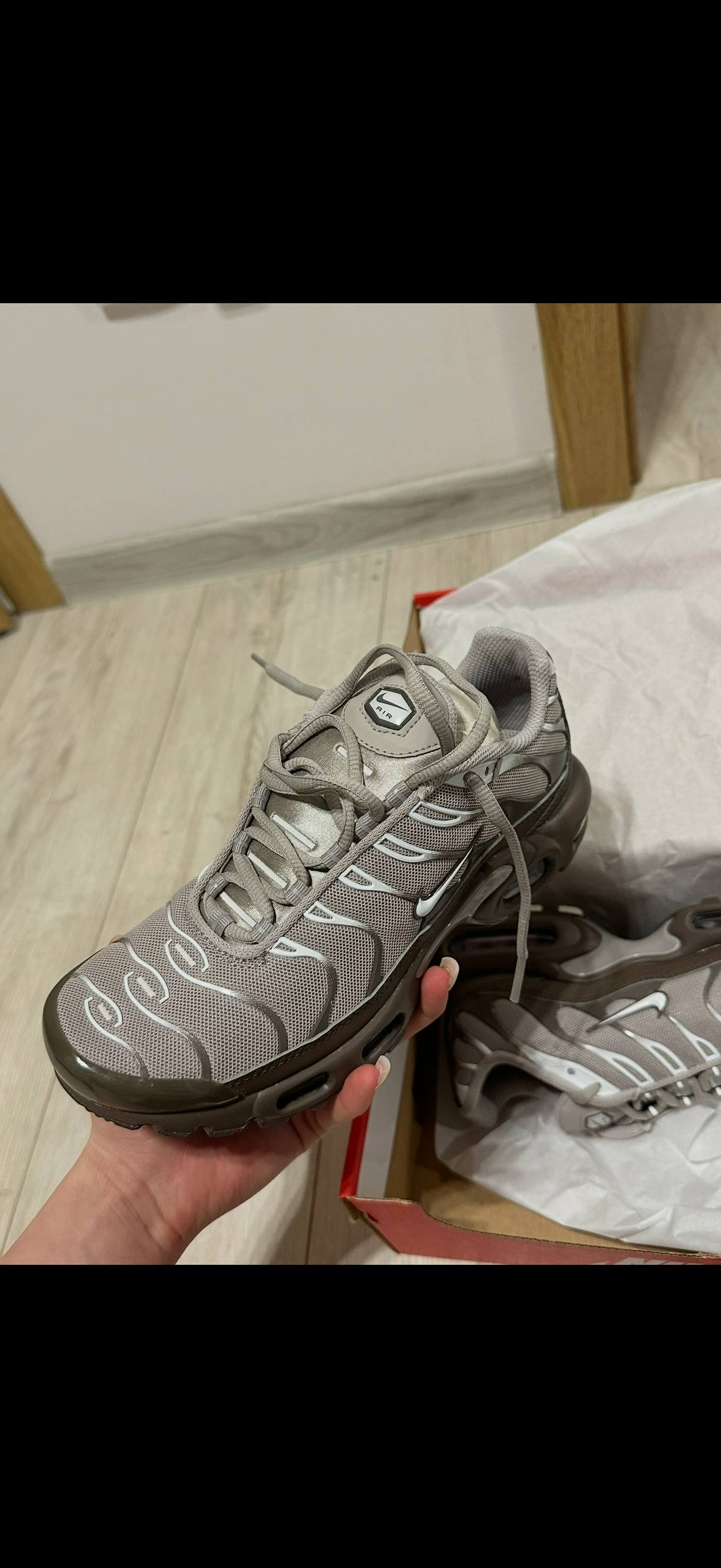 Кроссовки Nike TN, размер 37,5