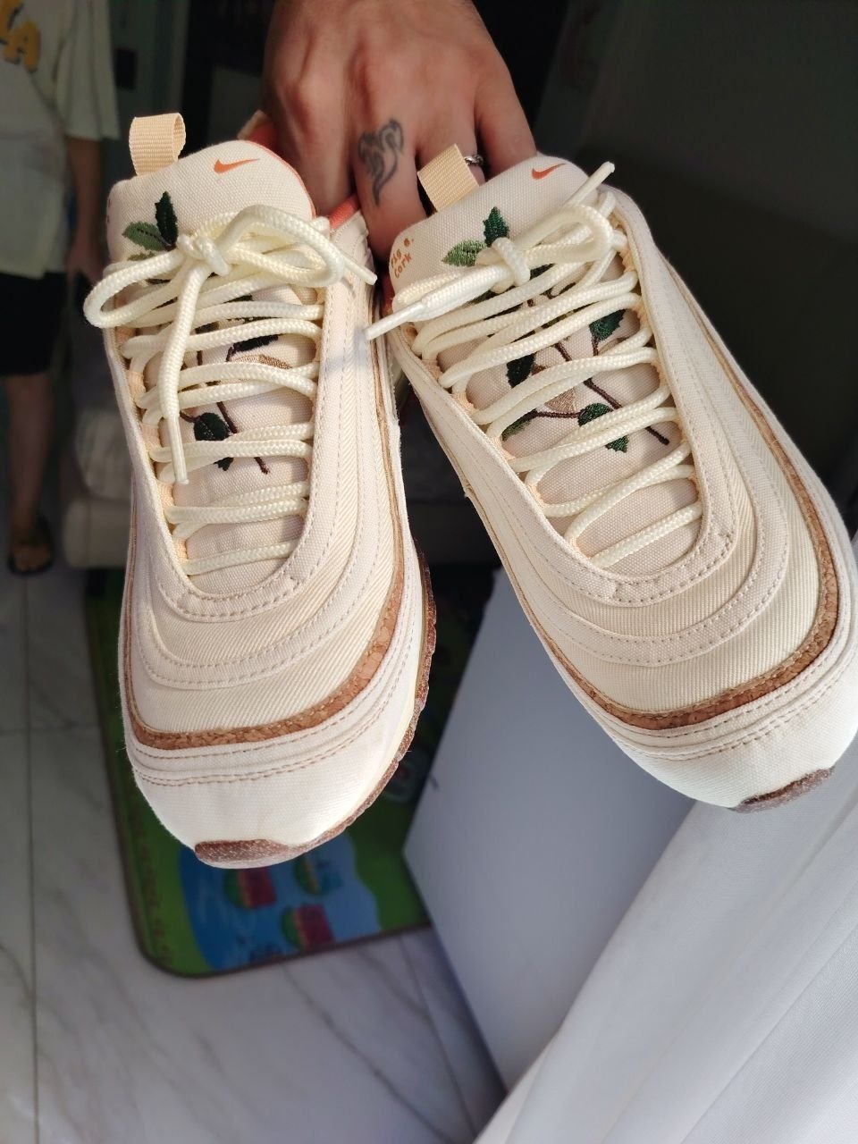 Nike Air Max 97 Coconut Milk, размер 43 (US 9.5)
