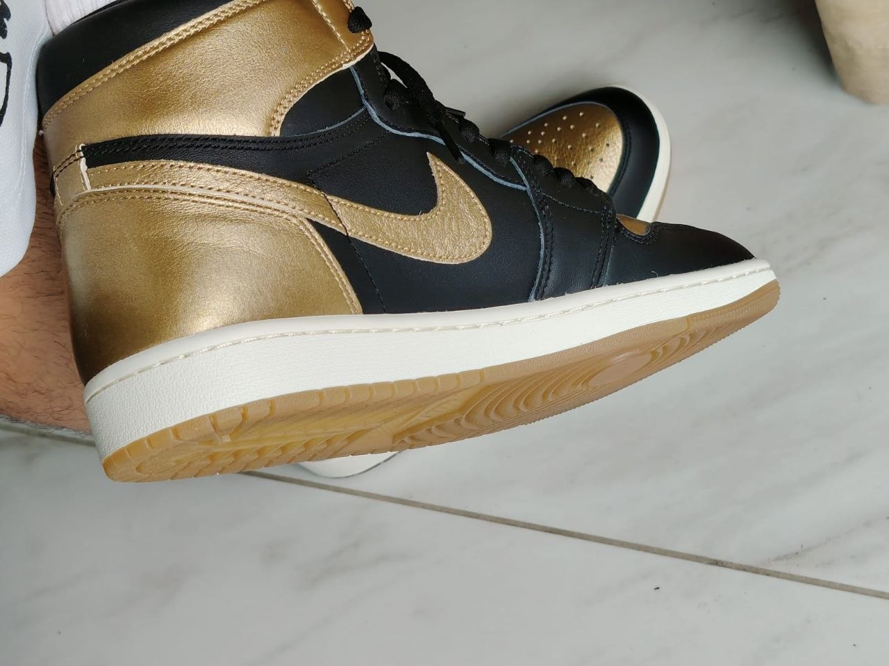 Кроссовки Nike Air Jordan 1, размер 44 (US10)