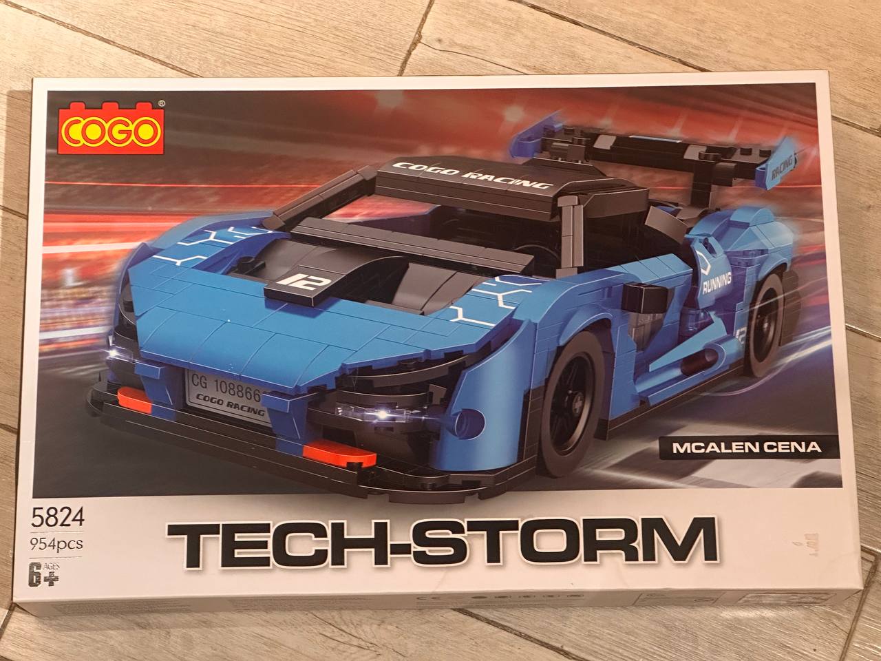 Конструктор COGO TECH-STORM 5824 гоночный болид McLaren Senna, 954 детали