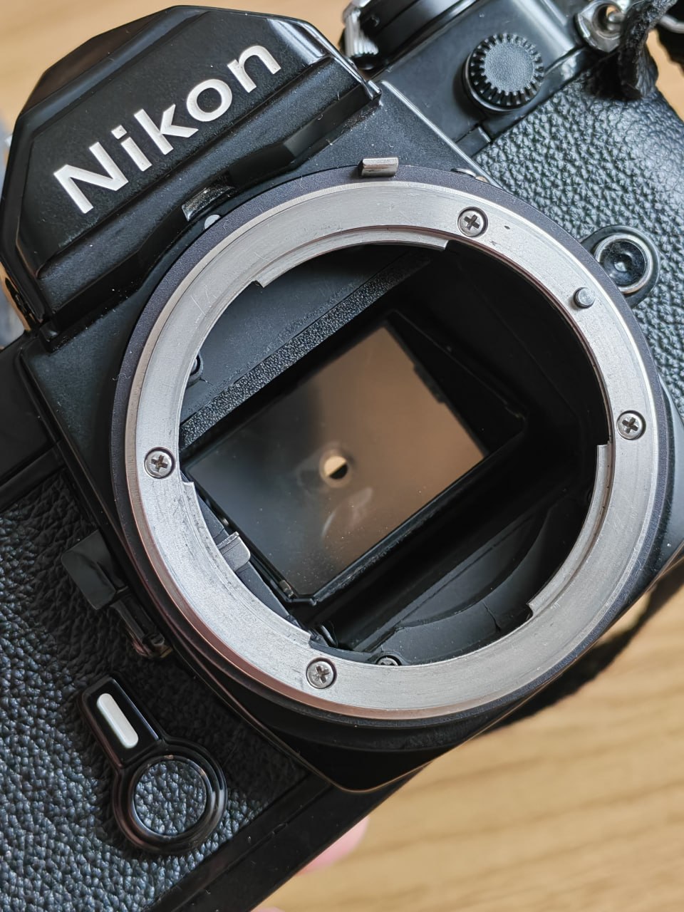 Плёночный фотоаппарат Nikon FM с объективом Nikkor AI-S 50mm F1.8