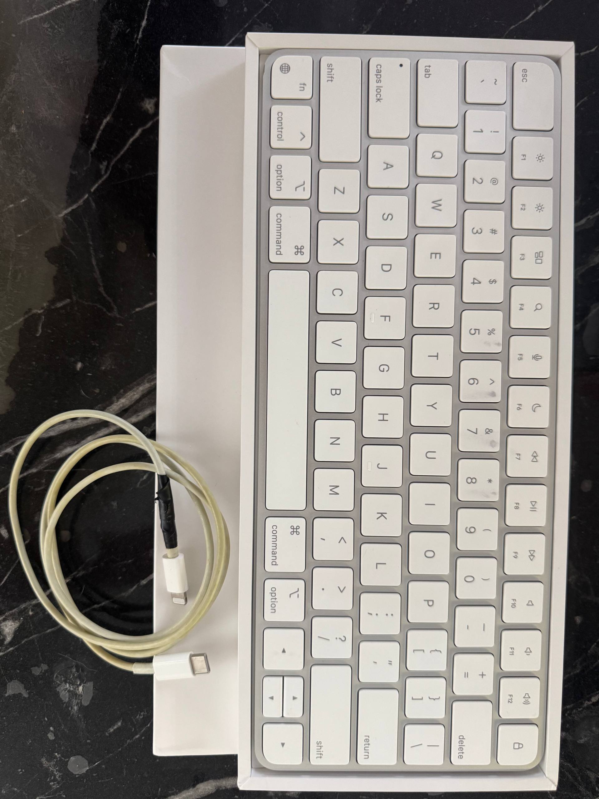 Apple Magic Keyboard беспроводная, белая